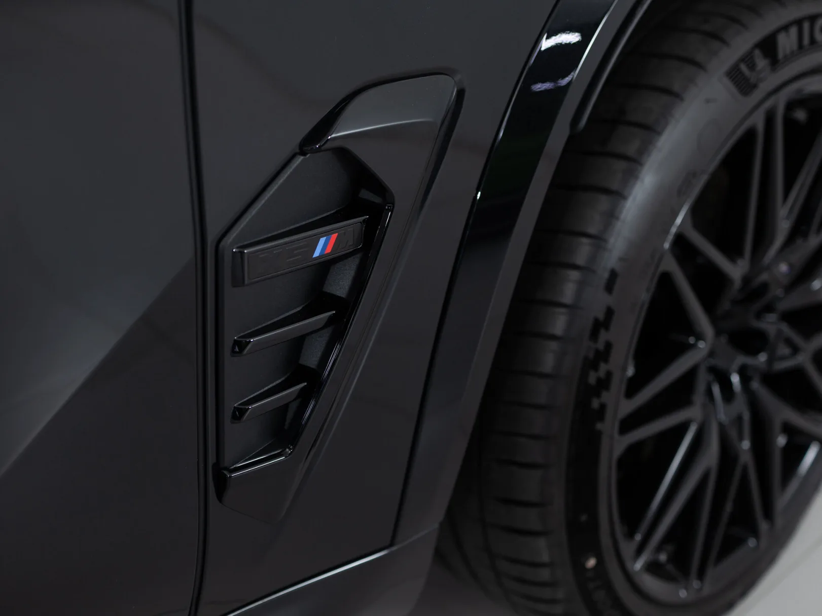 BMW X5 M Competition III (F95) Рестайлинг, 2024 — экстерьер, фото 34