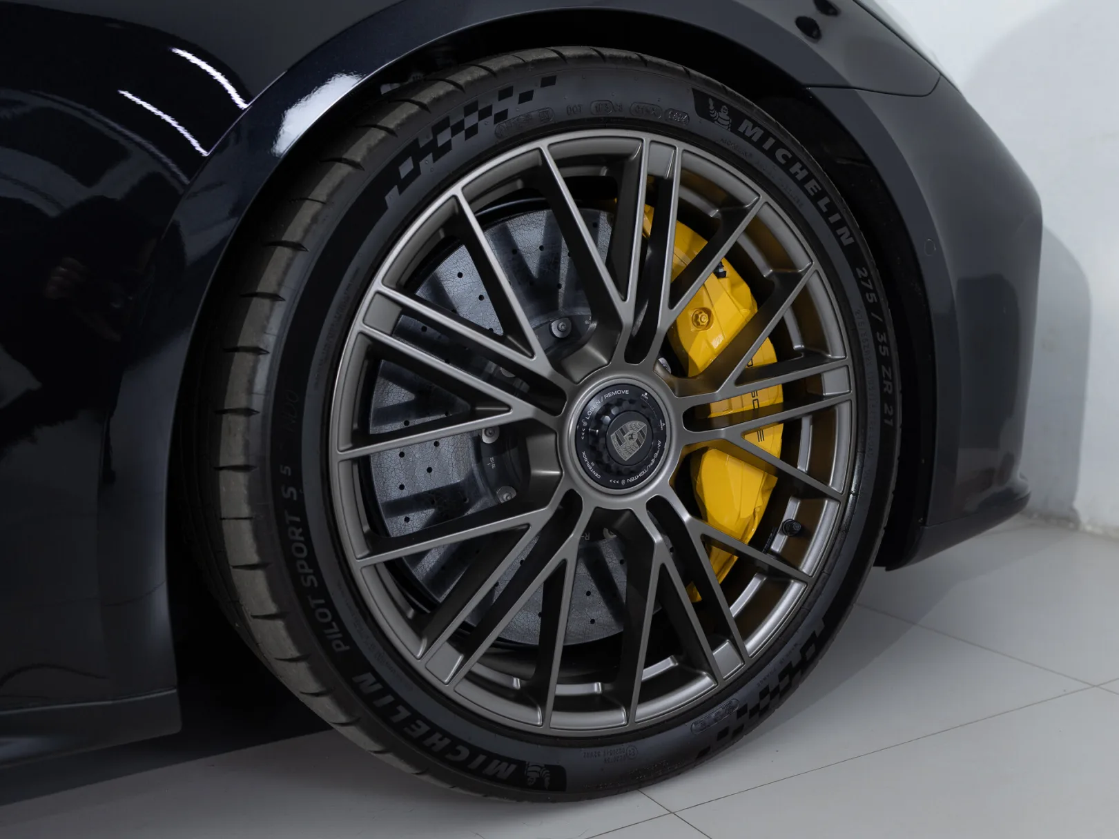 Porsche Panamera Turbo S E-Hybrid III, 2024 — экстерьер, фото 43