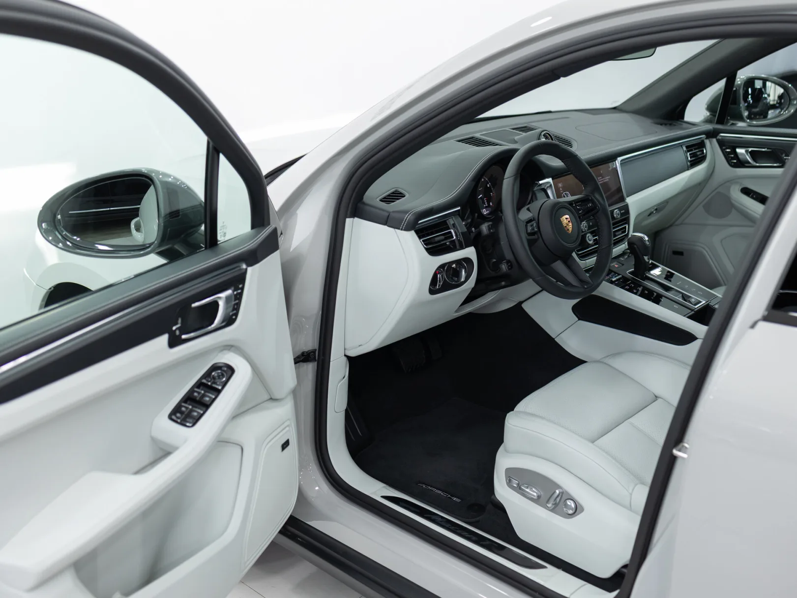 Porsche Macan T I Рестайлинг 2, 2025 — экстерьер, фото 7