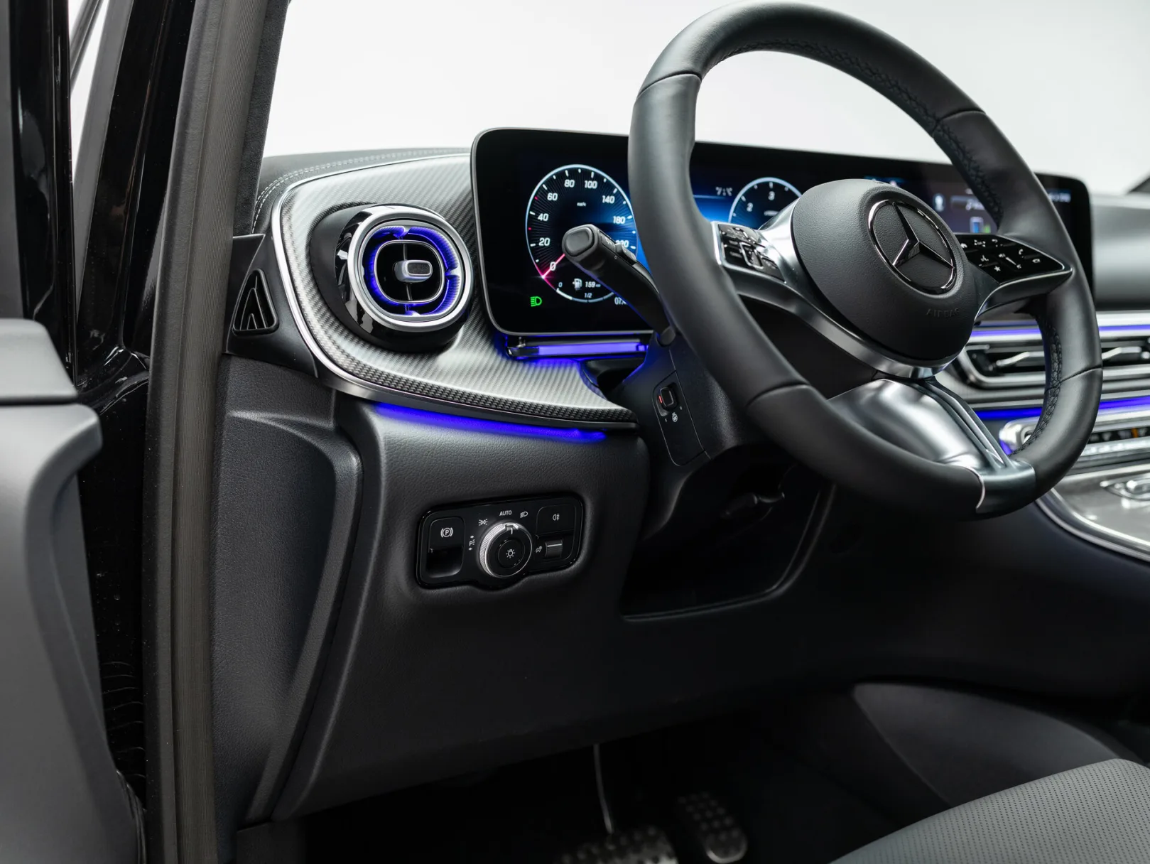 Mercedes-Benz V-Класс Exclusive AMG Line III (W447) Рестайлинг 2, 2026 — экстерьер, фото 16