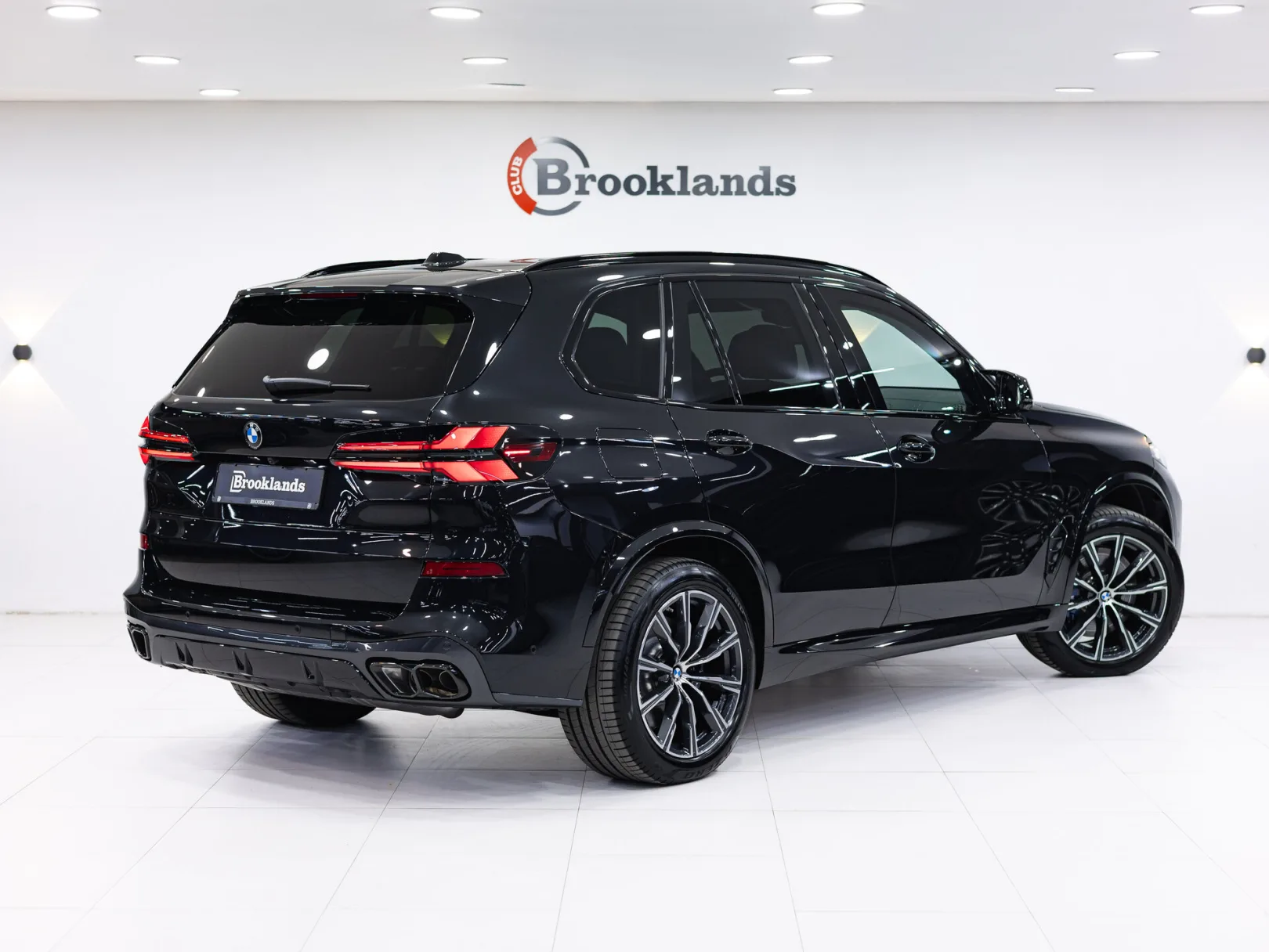 BMW X5 M60i IV (G05/G18) Рестайлинг, 2024 — экстерьер, фото 4
