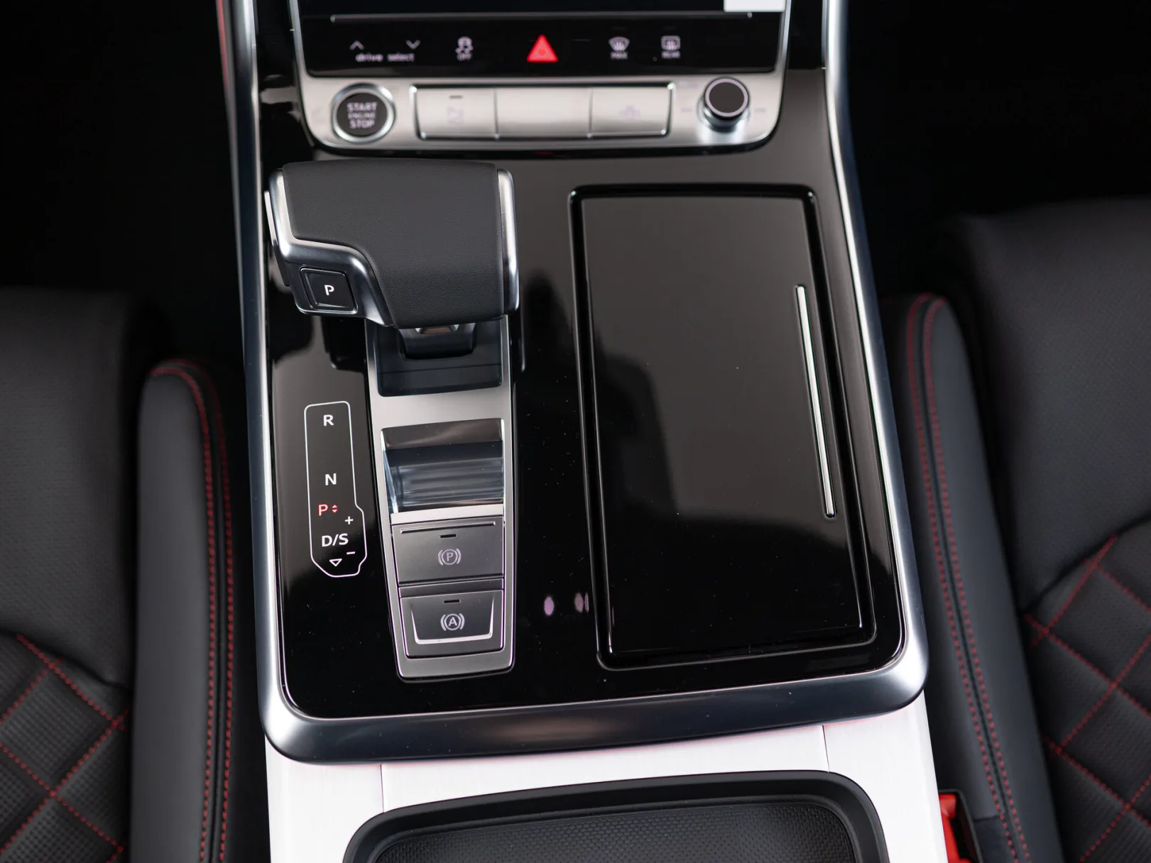 Audi Q7 55 TFSI quattro tiptronic II (4M) Рестайлинг 2, 2024 — экстерьер, фото 17