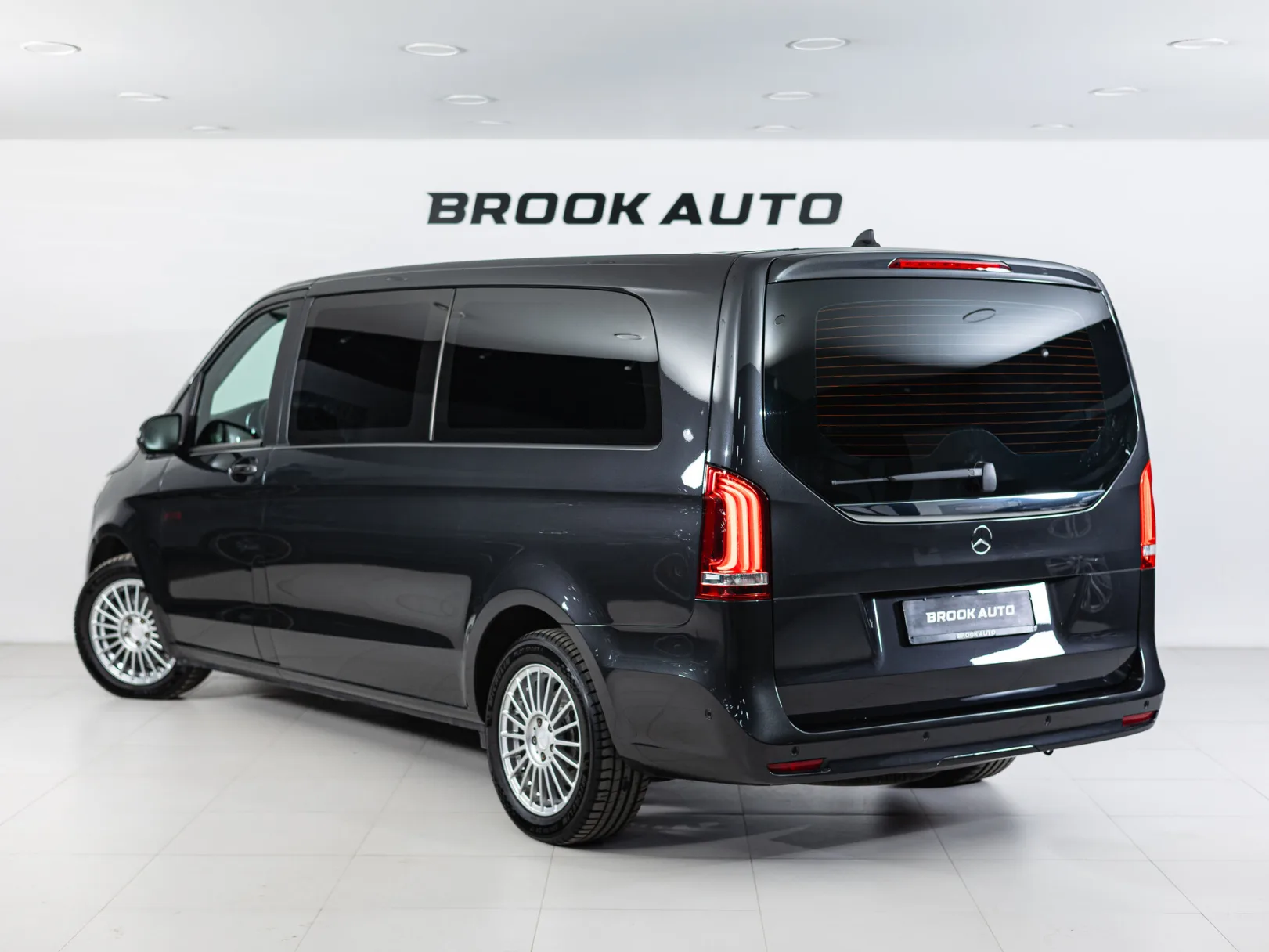 Mercedes-Benz V-Класс VIP III (W447) Рестайлинг, 2021 — экстерьер, фото 6