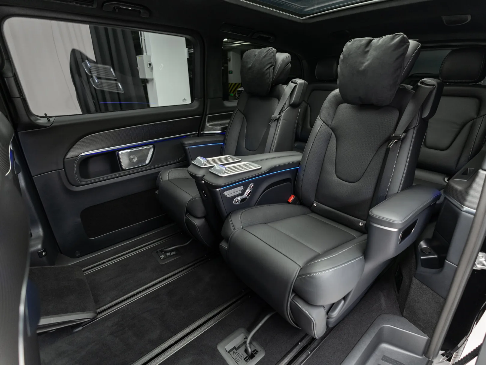 Mercedes-Benz V-Класс Exclusive AMG Line III (W447) Рестайлинг 2, 2026 — экстерьер, фото 33