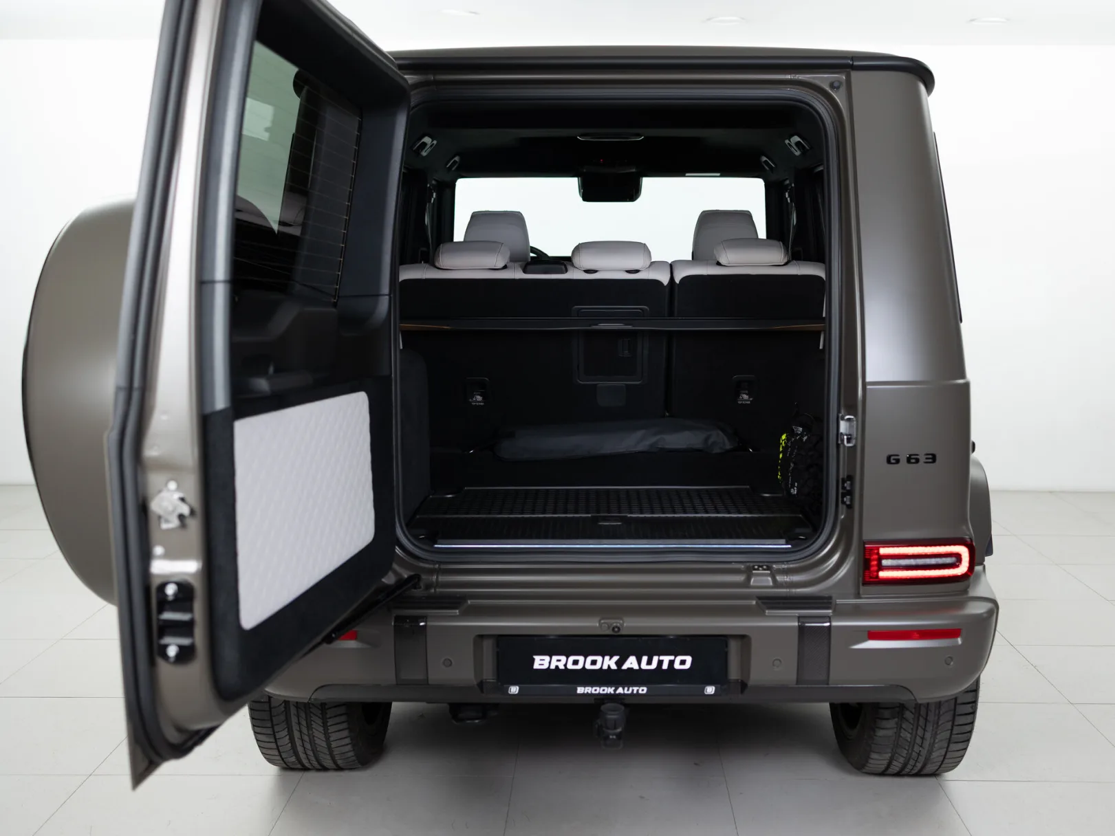 Mercedes-Benz G-Класс AMG G 63 II (W465) Рестайлинг, 2025 — экстерьер, фото 36