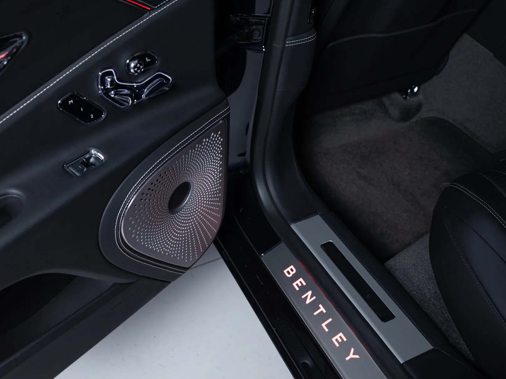 Bentley Flying Spur Individual III, 2021 — экстерьер, фото 31