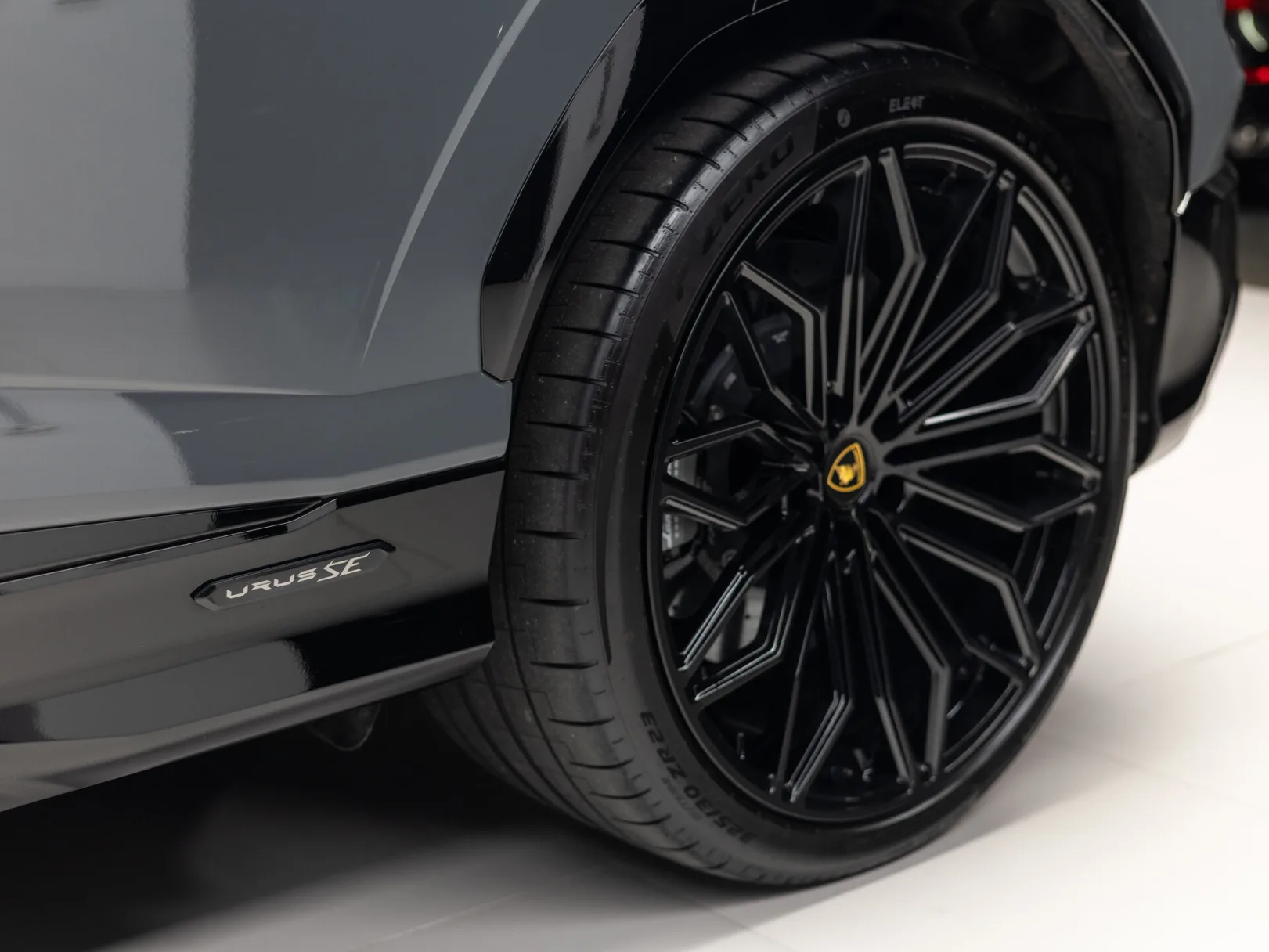 Lamborghini Urus SE I Рестайлинг, 2025 — экстерьер, фото 38