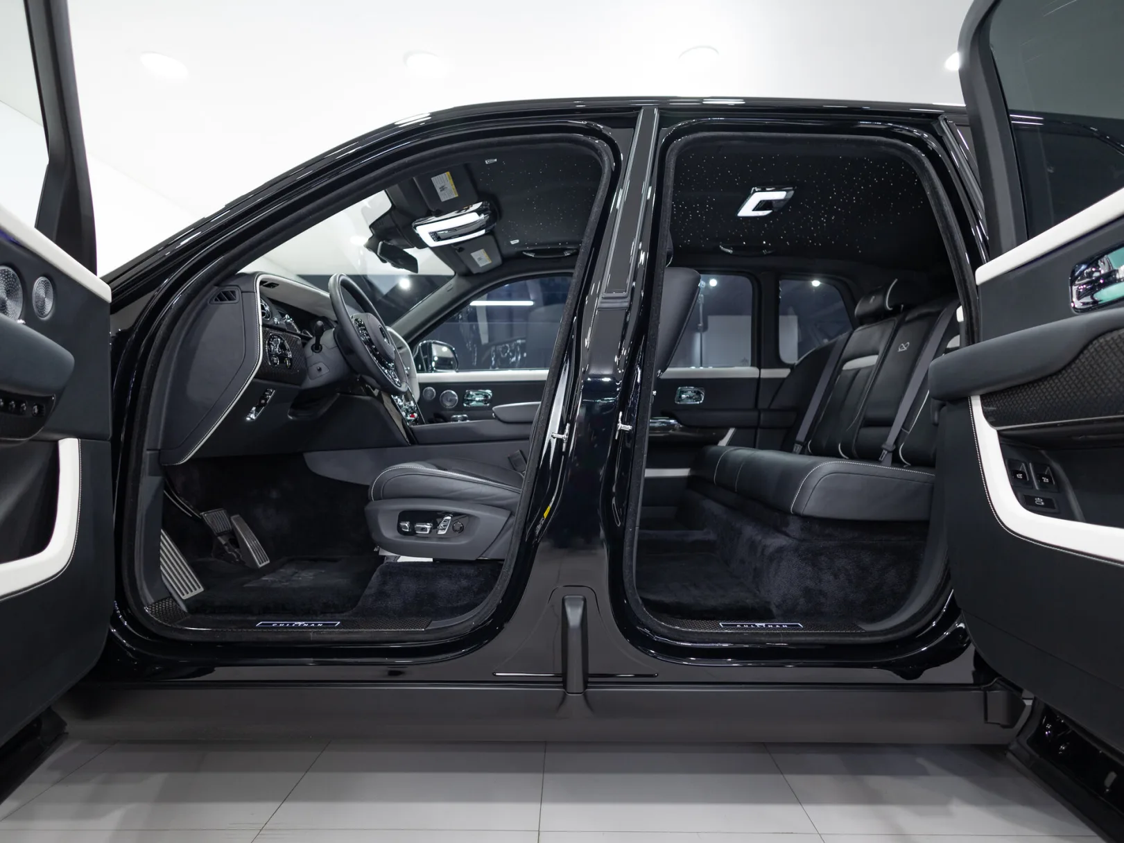 Rolls-Royce Cullinan I (Series I), 2021 — экстерьер, фото 23