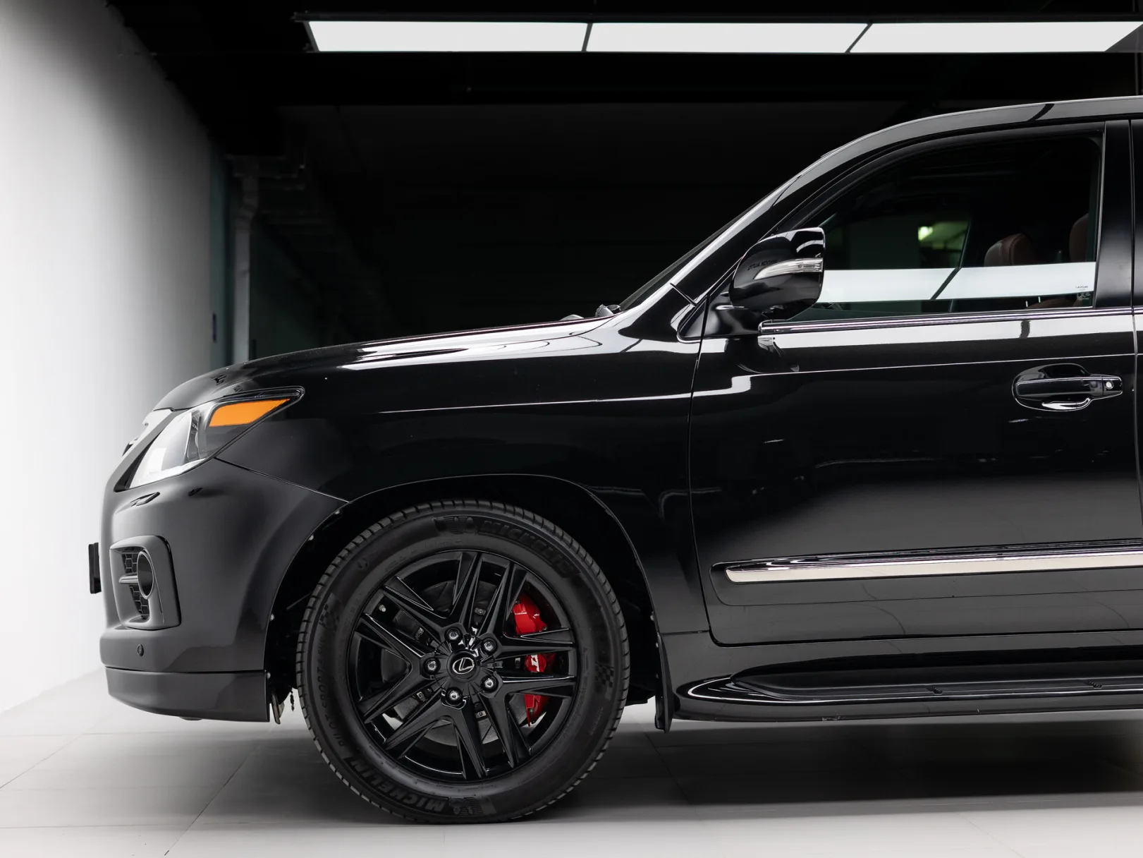 Lexus LX 25th Anniversary Edition 2 III Рестайлинг, 2015 — экстерьер, фото 40