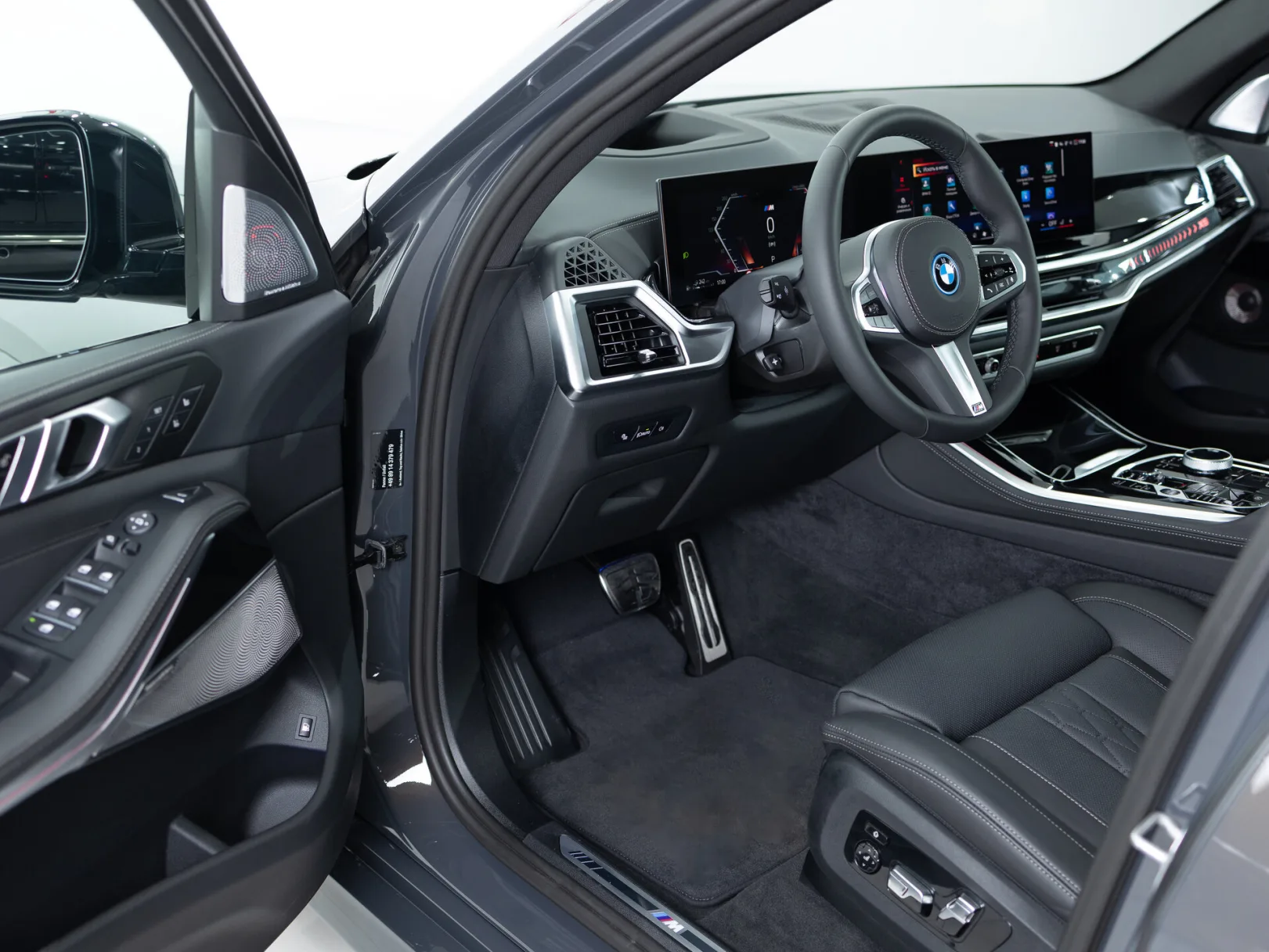 BMW X5 xDrive50e M Sport Pro IV (G05/G18) Рестайлинг, 2024 — экстерьер, фото 7