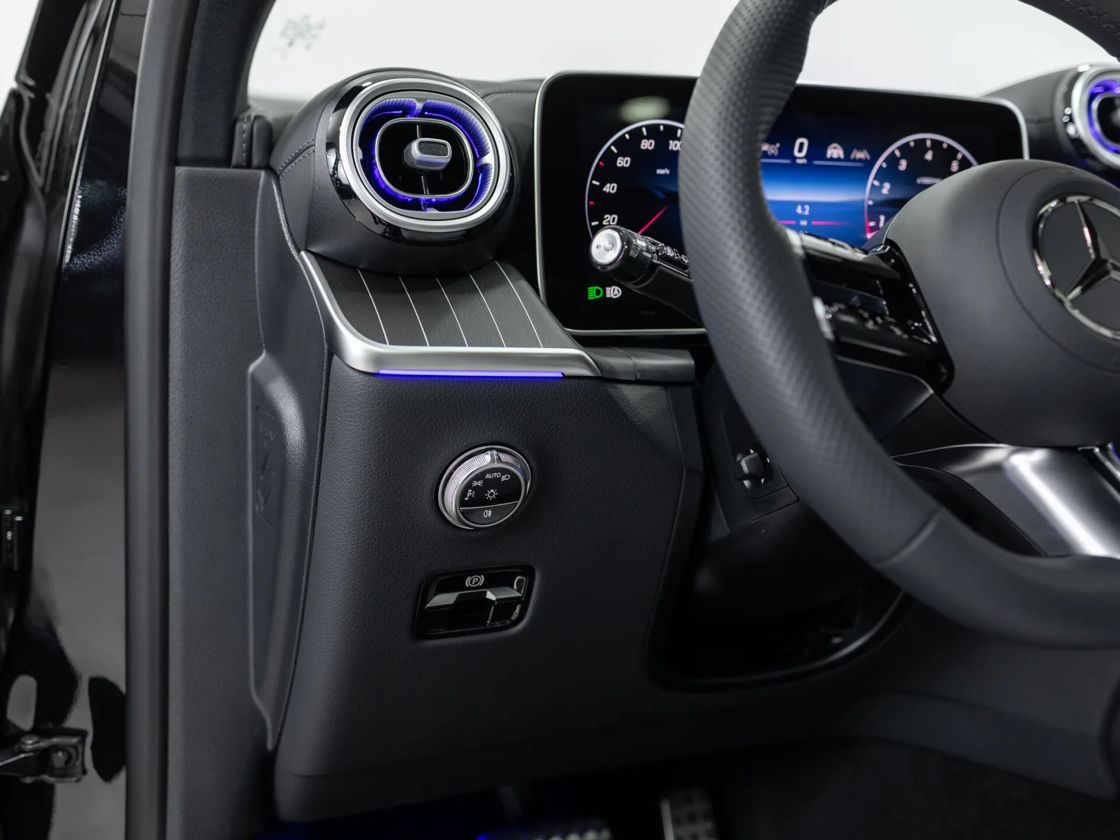 Mercedes-Benz GLC 300 4MATIC II (X254), 2025 — экстерьер, фото 14