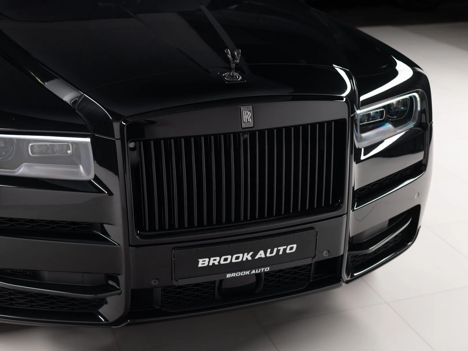 Rolls-Royce Cullinan Individual I (Series I), 2024 — экстерьер, фото 35