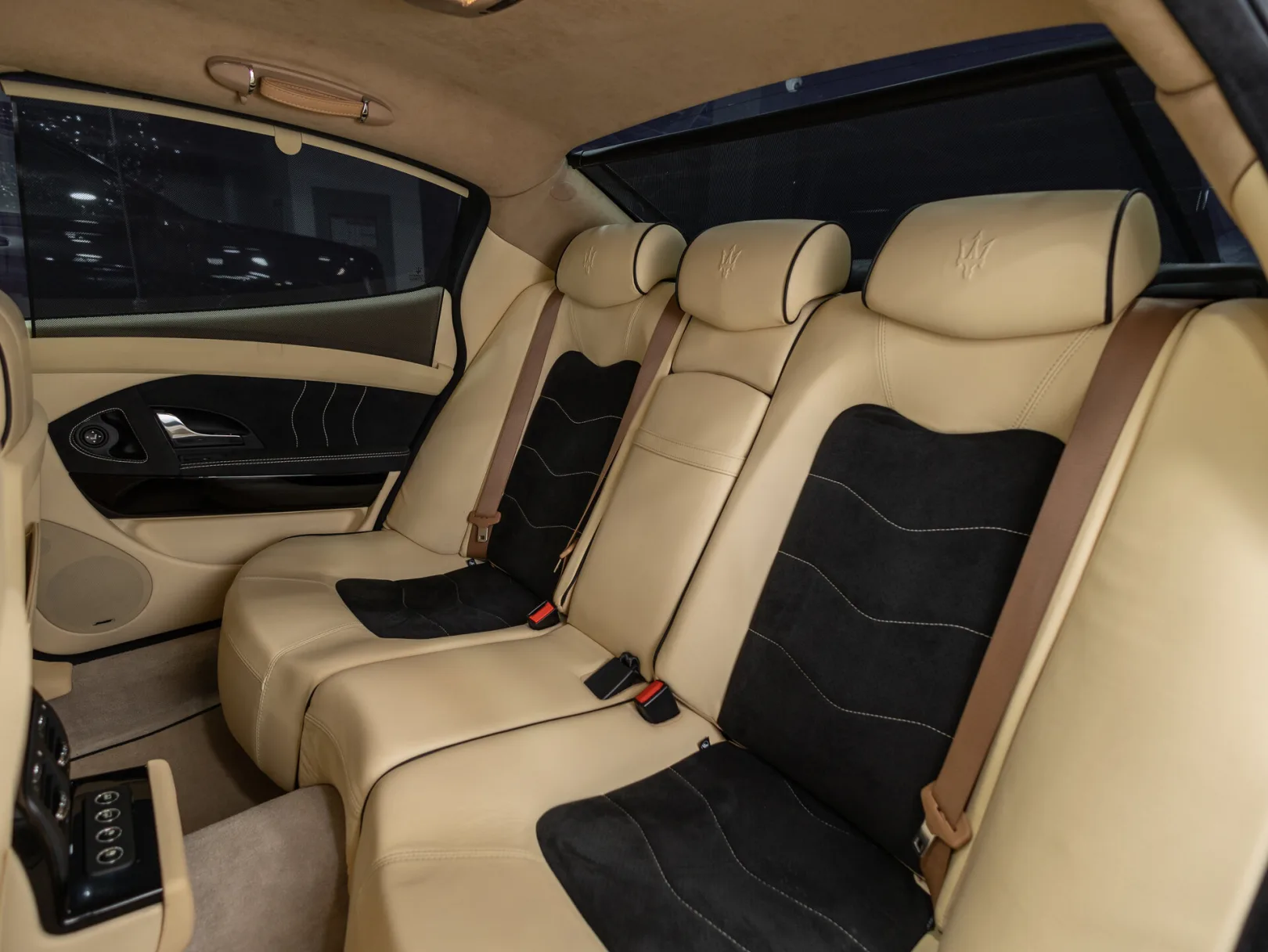 Maserati Quattroporte V Рестайлинг, 2011 — экстерьер, фото 26