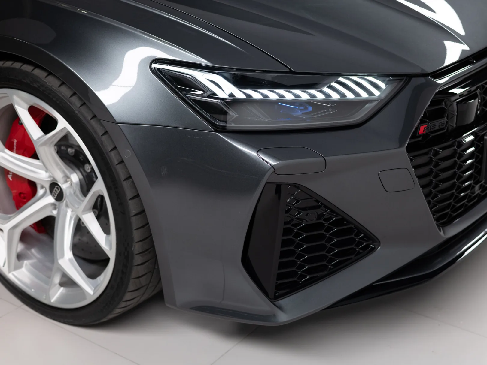 Audi RS 6 RS6 Avant performance IV (C8), 2025 — экстерьер, фото 31