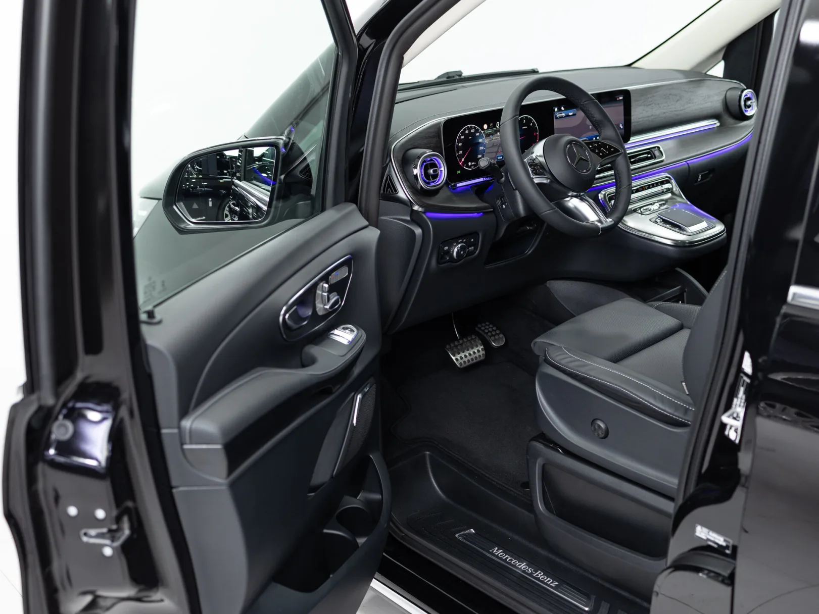 Mercedes-Benz V-Класс Exclusive III (W447) Рестайлинг 2, 2025 — экстерьер, фото 7
