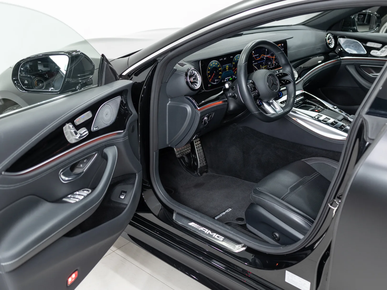 Mercedes-Benz AMG GT 4-Door Coupe AMG GT 43 4MATIC+ Особая Серия I, 2022 — экстерьер, фото 7