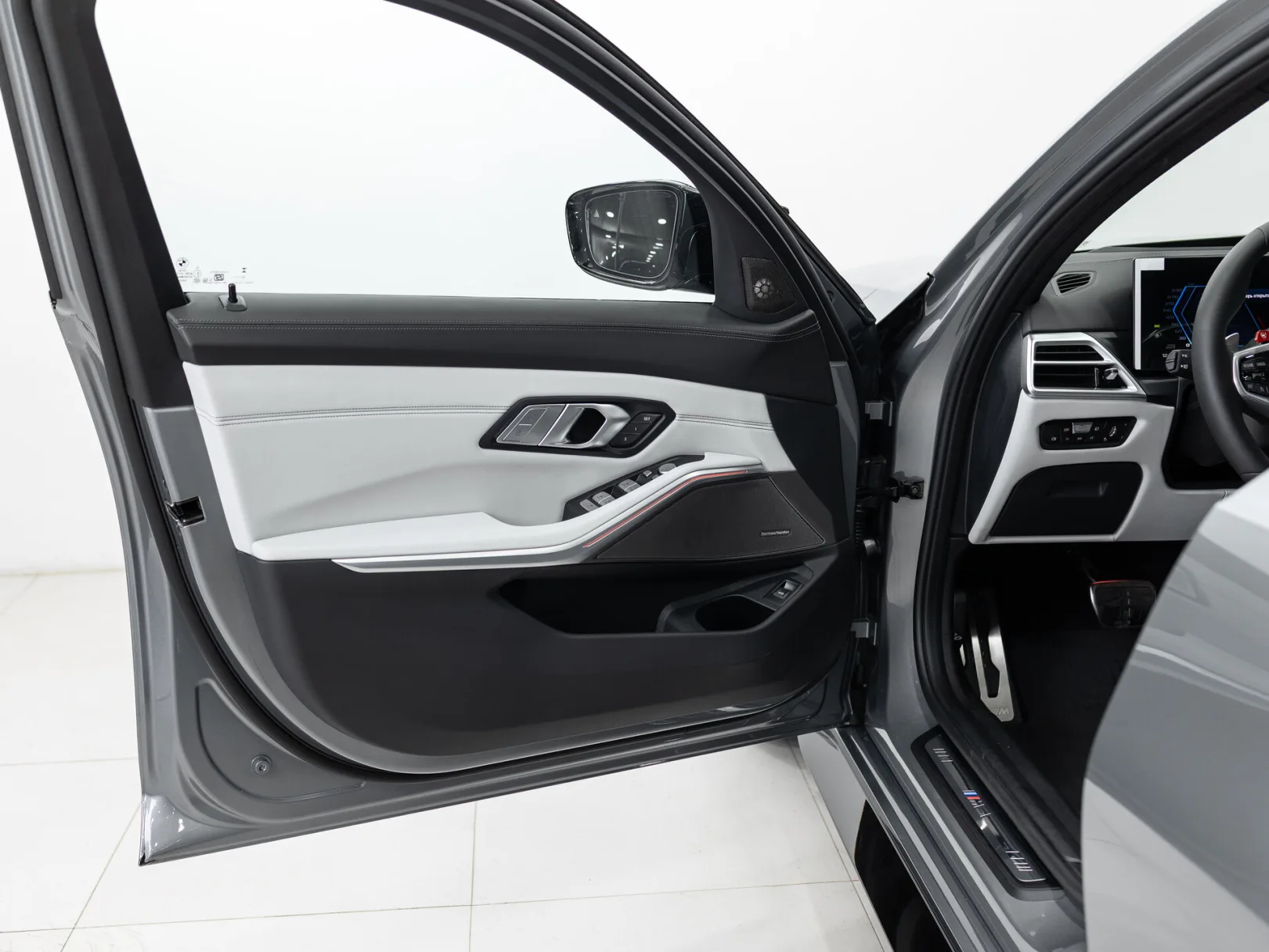 BMW M3 Competition VI (G80) Рестайлинг, 2025 — экстерьер, фото 8