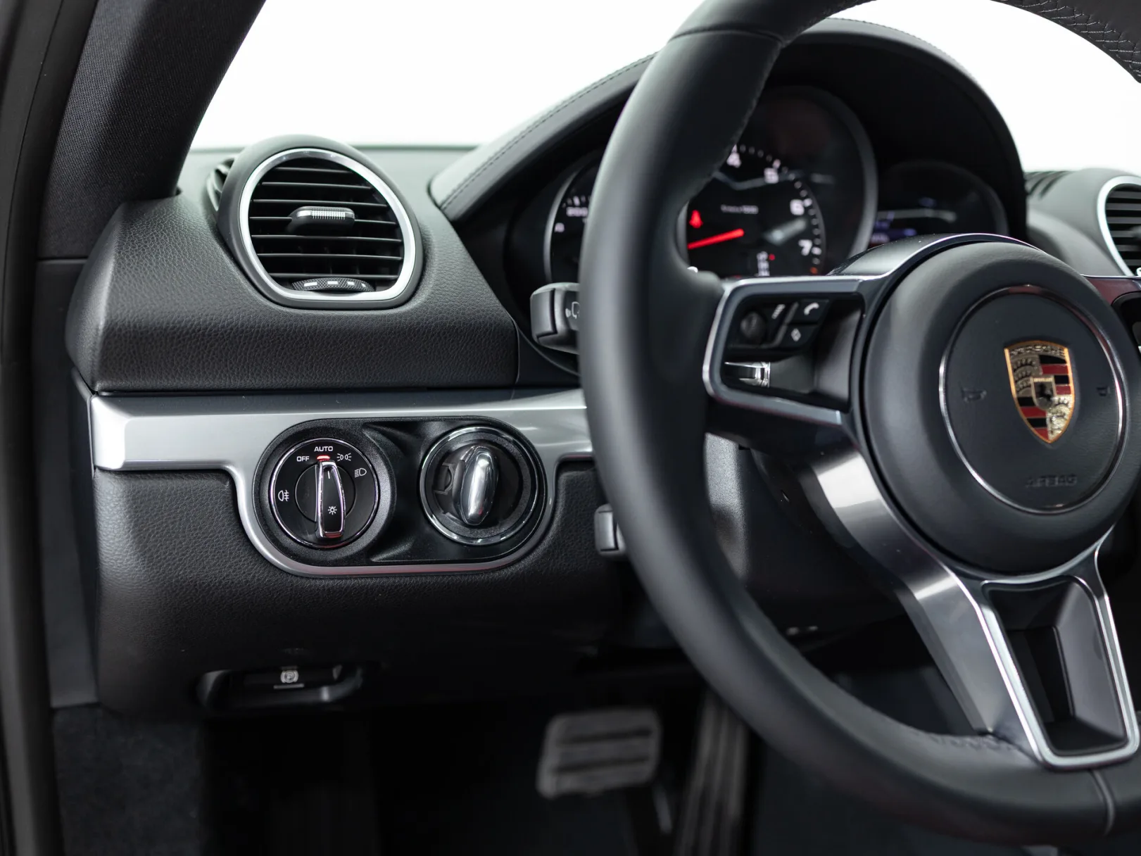 Porsche Cayman 718 Cayman III 718 (982), 2025 — экстерьер, фото 13
