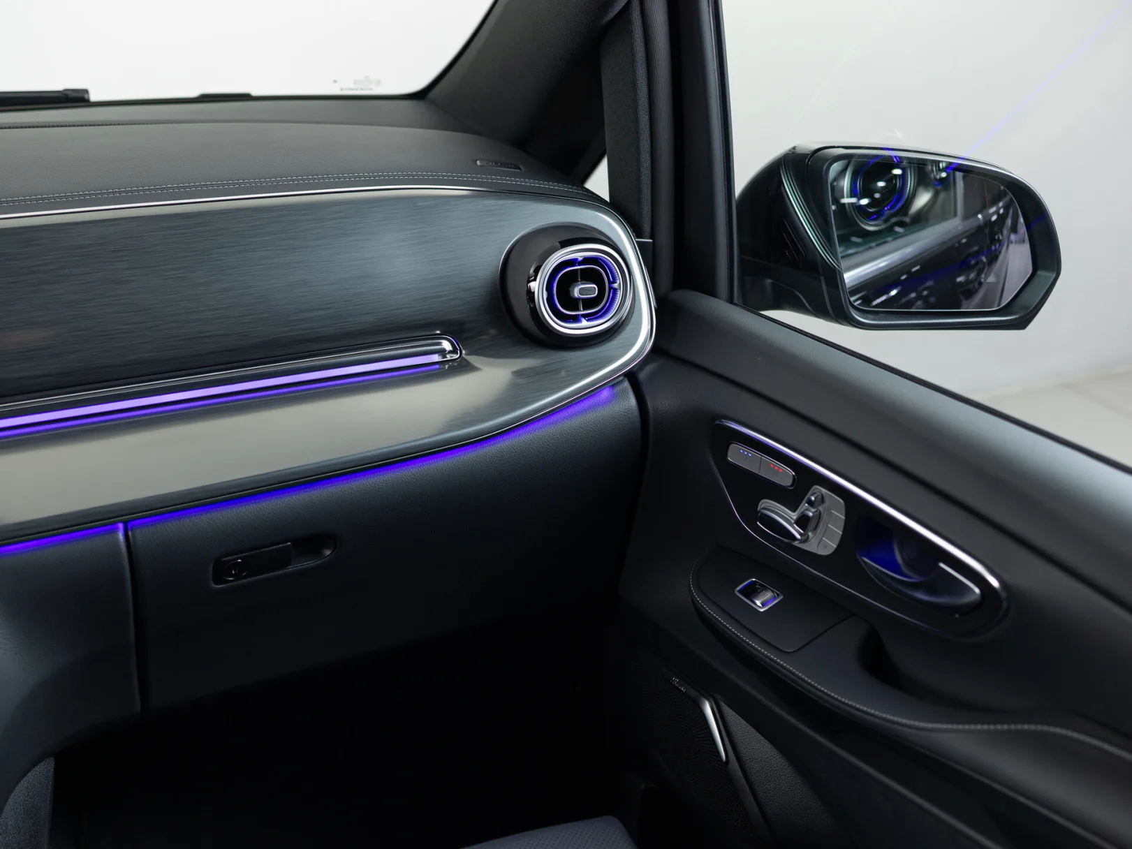 Mercedes-Benz V-Класс Exclusive III (W447) Рестайлинг 2, 2025 — экстерьер, фото 21