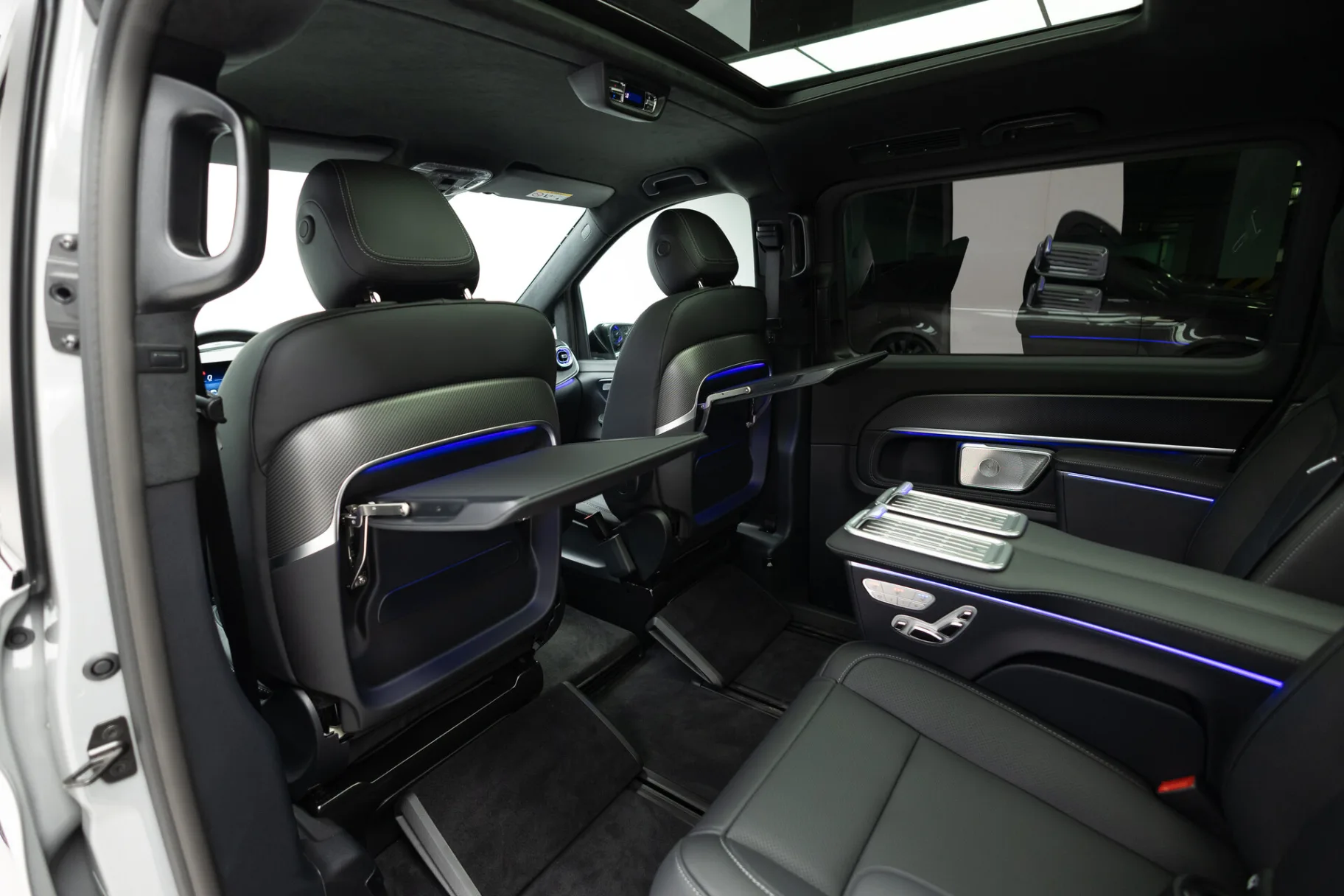 Mercedes-Benz V-Класс Exclusive AMG Line III (W447) Рестайлинг 2, 2026 — экстерьер, фото 30
