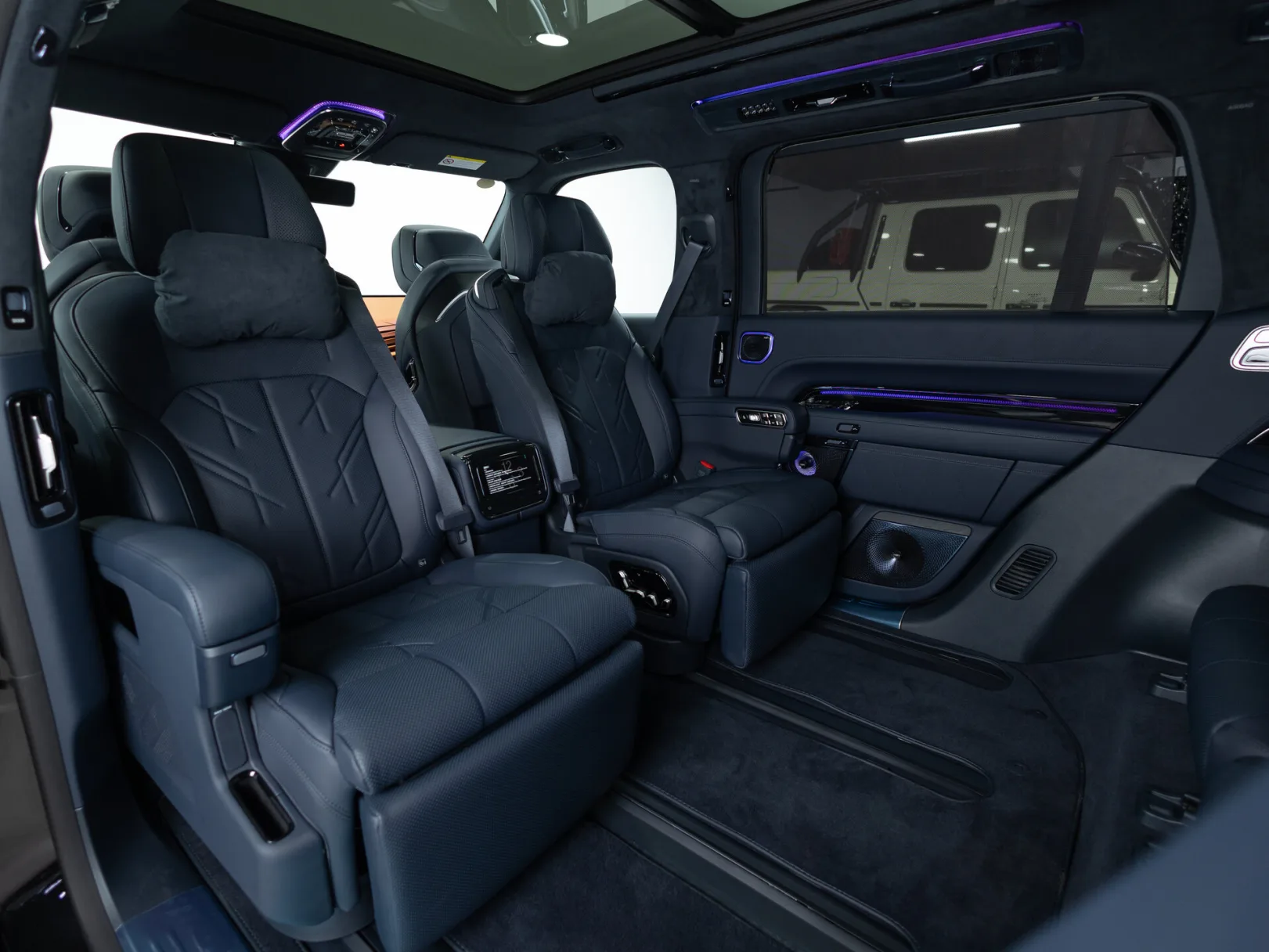 Zeekr 9X Max (6 seats) I, 2025 — экстерьер, фото 33