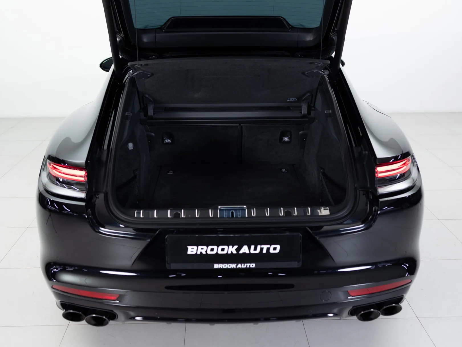 Porsche Panamera GTS II Рестайлинг, 2022 — экстерьер, фото 33