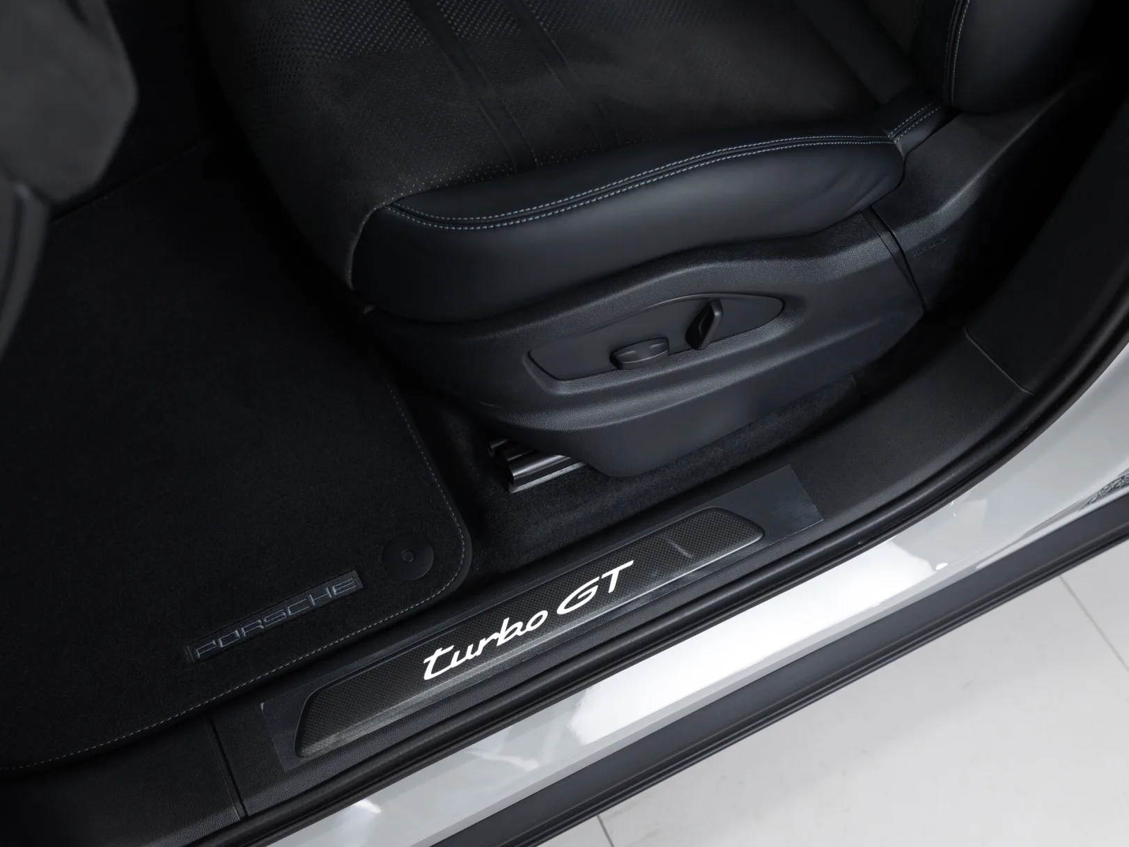 Porsche Cayenne Turbo GT III Рестайлинг, 2025 — экстерьер, фото 12