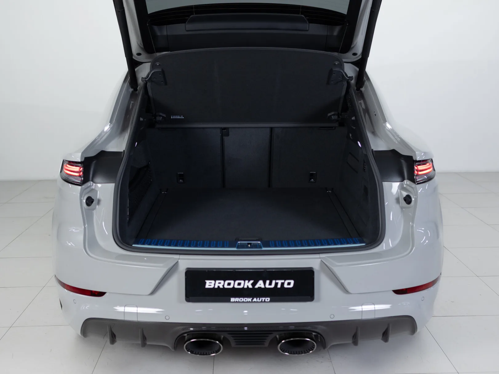 Porsche Cayenne GTS Coupé III Рестайлинг, 2025 — экстерьер, фото 31