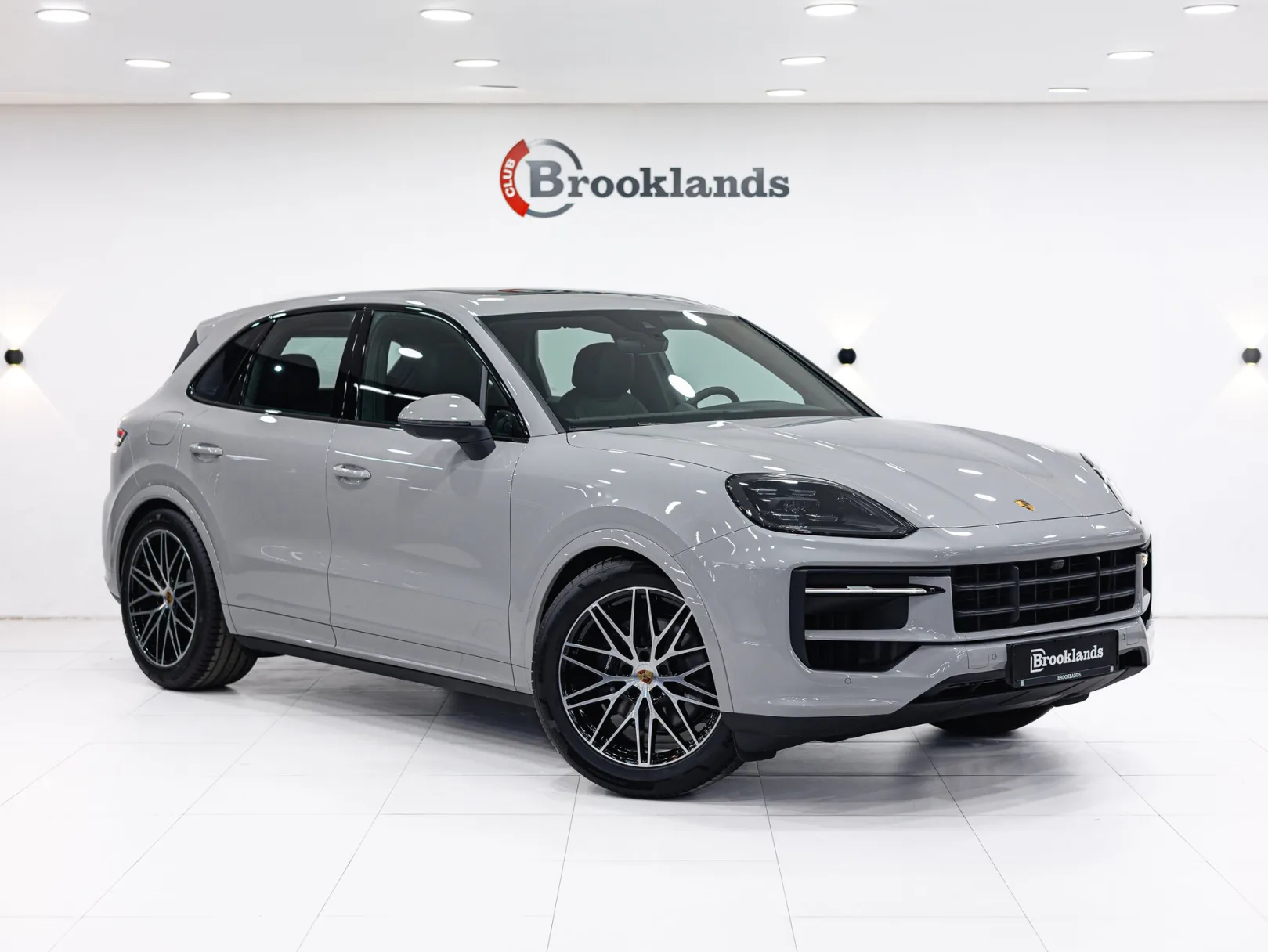 Porsche Cayenne Базовая III Рестайлинг, 2025 — экстерьер, фото 3