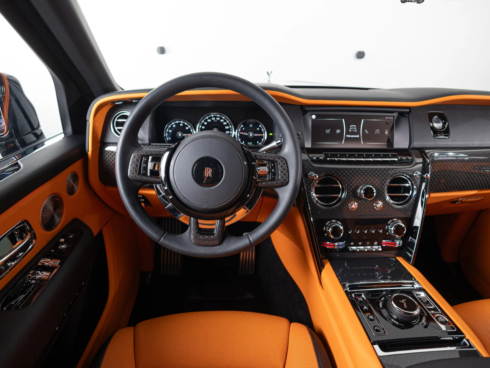 Rolls-Royce Cullinan Individual I (Series I), 2023 — экстерьер, фото 12