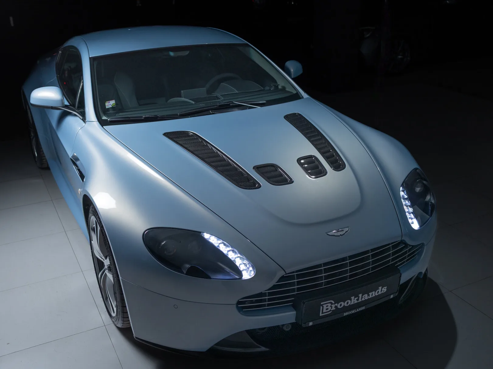 Aston Martin V12 Vantage Carbon Black I, 2010 — экстерьер, фото 36