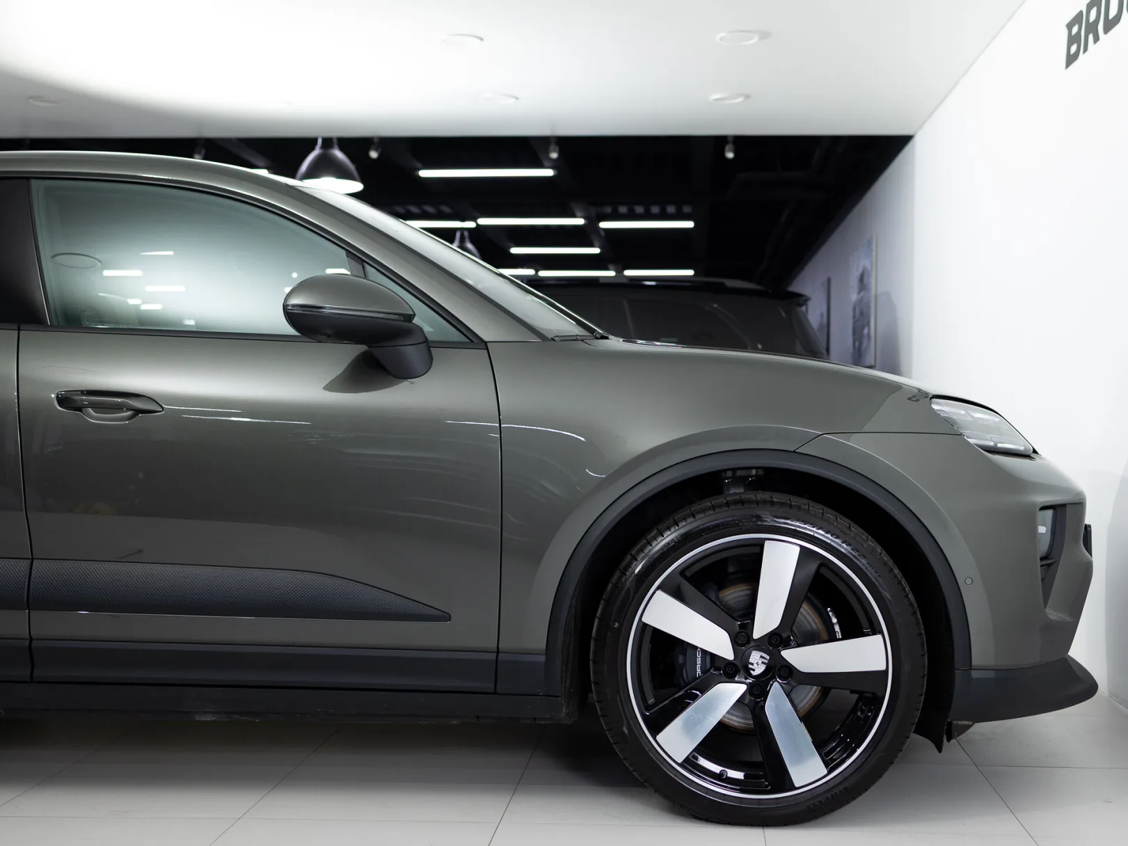 Porsche Macan Electric II, 2025 — экстерьер, фото 33
