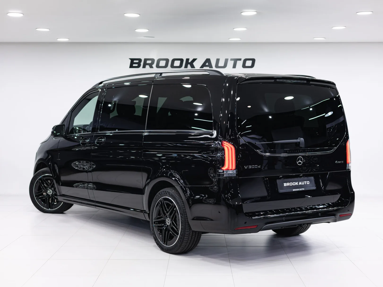 Mercedes-Benz V-Класс Exclusive AMG Line III (W447) Рестайлинг 2, 2025 — экстерьер, фото 6