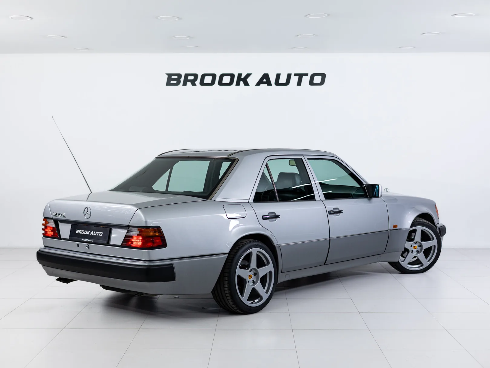 Mercedes-Benz W124 I, 1992 — экстерьер, фото 4