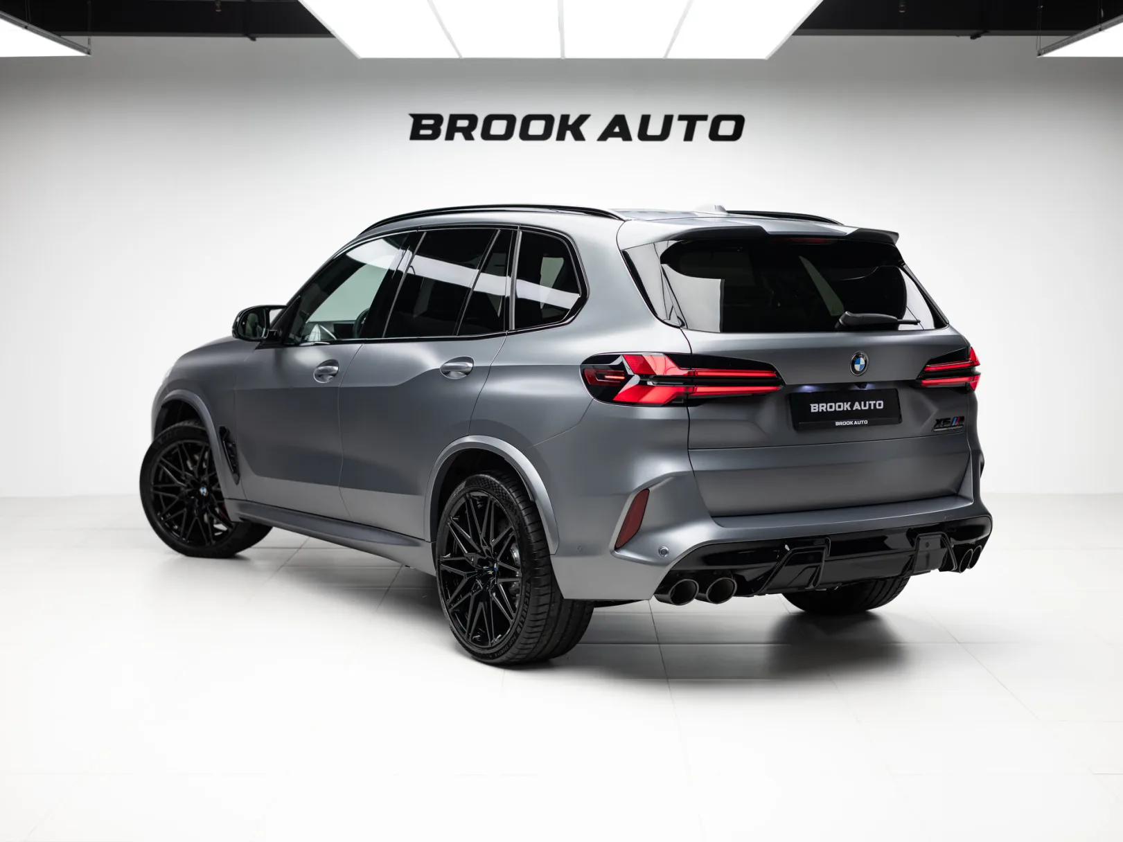 BMW X5 M Competition III (F95) Рестайлинг, 2026 — экстерьер, фото 6