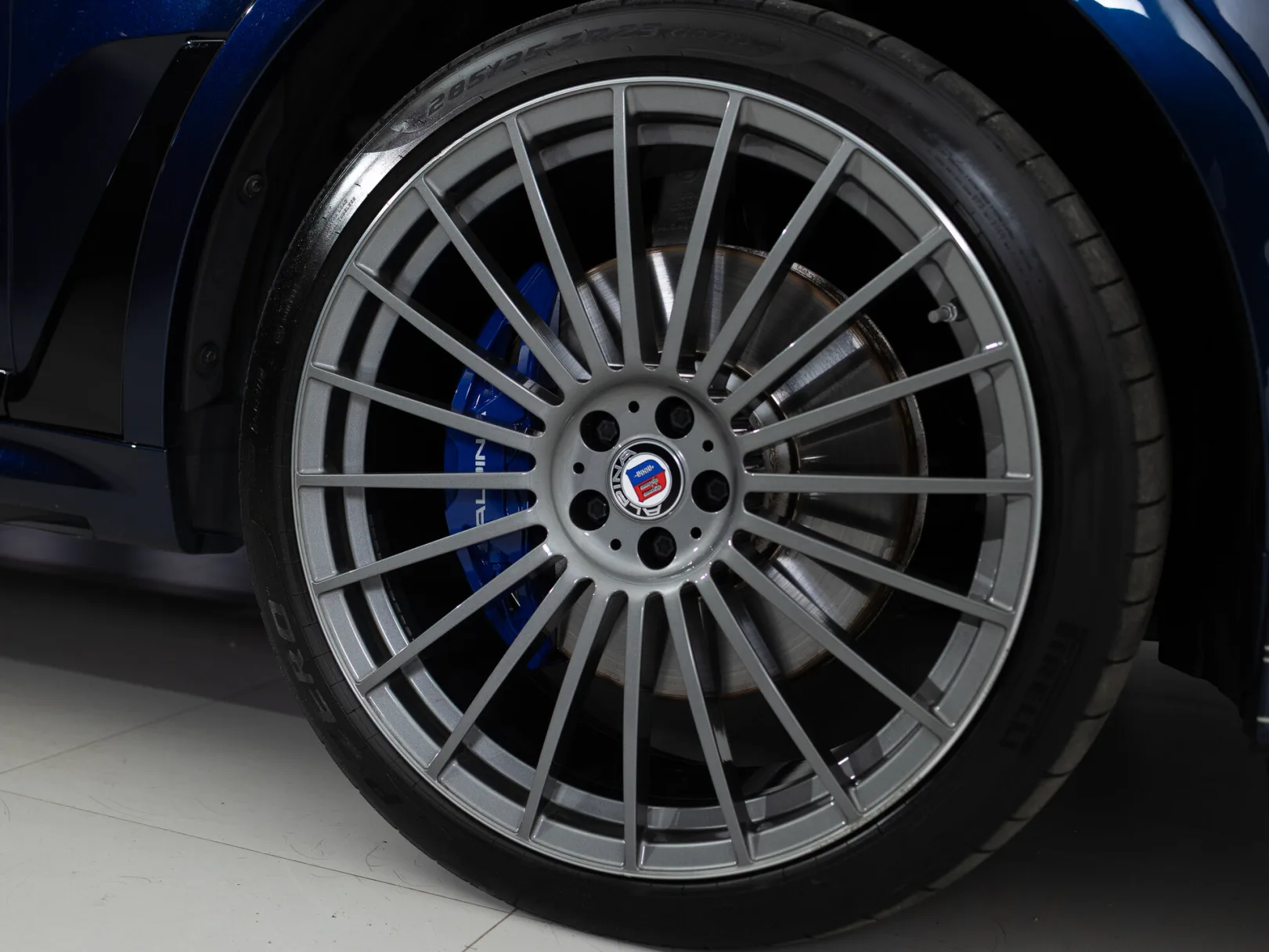 Alpina XB7 Allrad G07 Рестайлинг, 2022 — экстерьер, фото 39