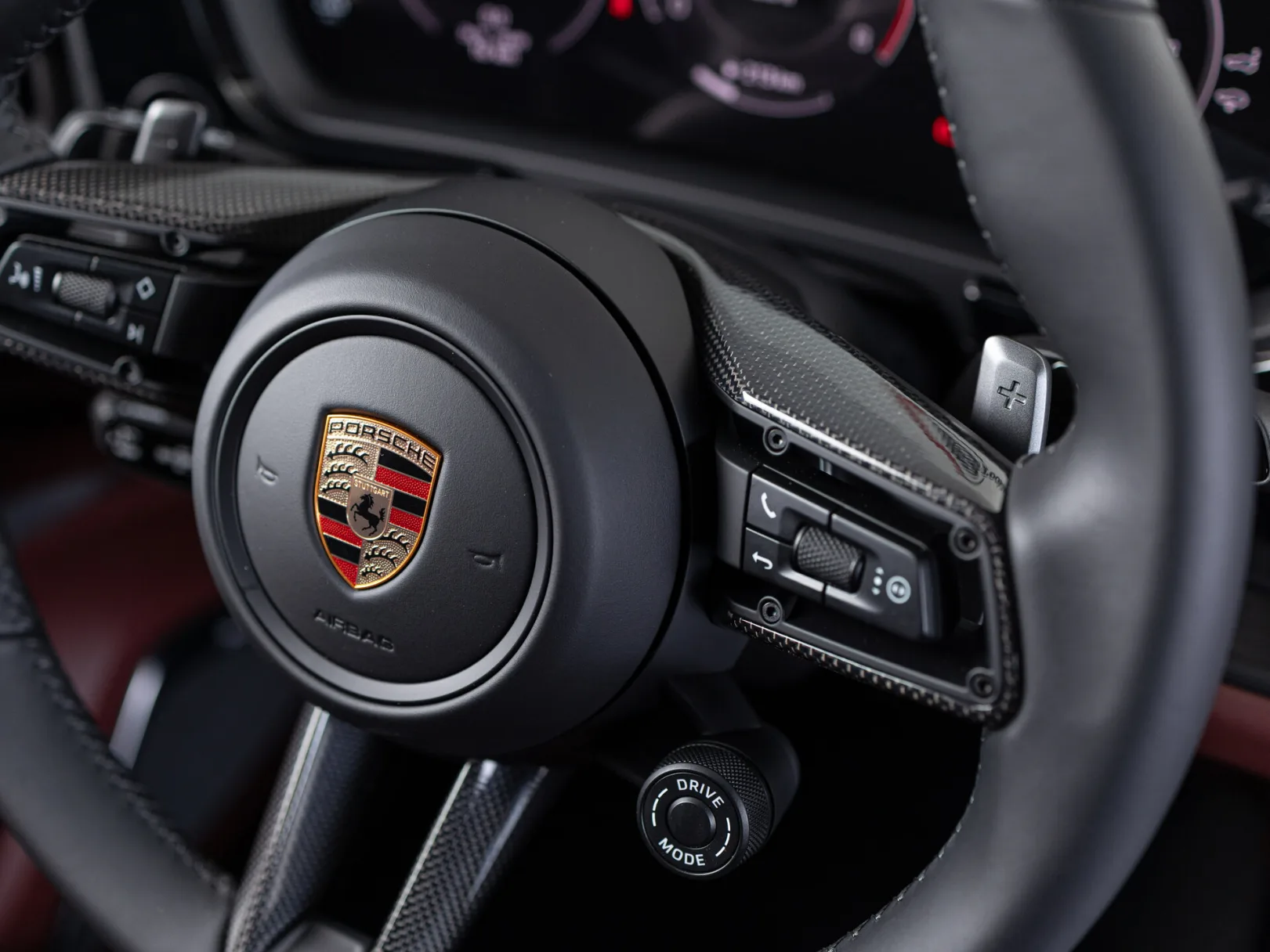 Porsche Cayenne GTS Coupé III Рестайлинг, 2024 — экстерьер, фото 17