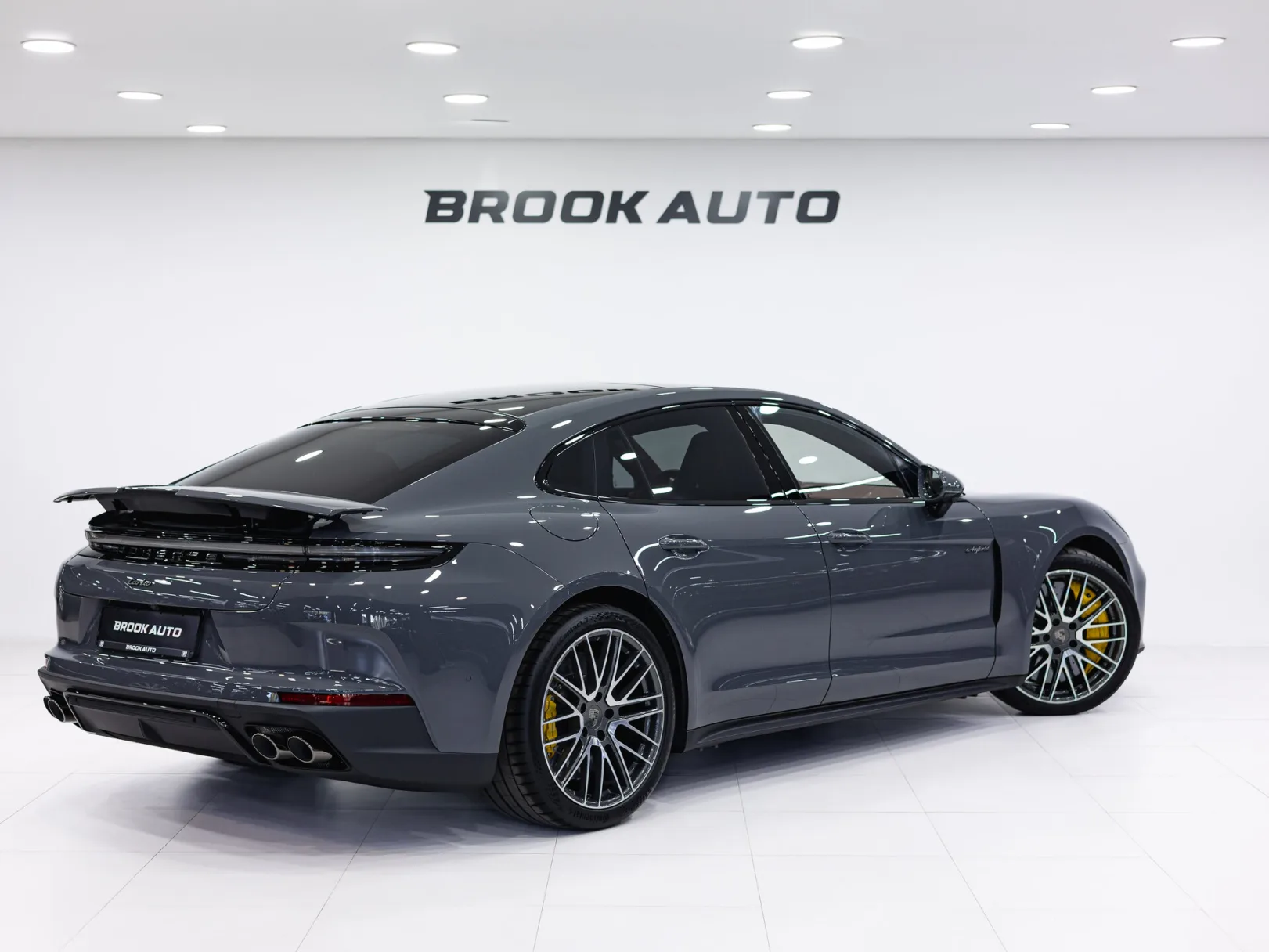 Porsche Panamera Turbo E-Hybrid III, 2025 — экстерьер, фото 4