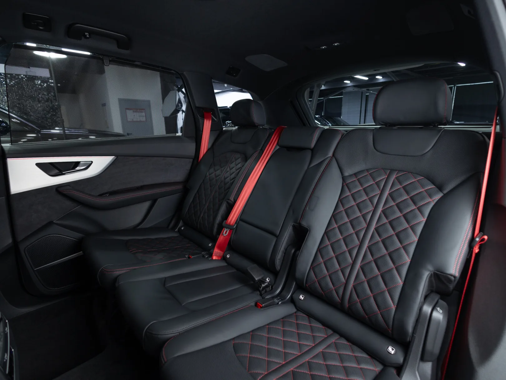 Audi Q7 55 TFSI quattro tiptronic II (4M) Рестайлинг 2, 2024 — экстерьер, фото 27
