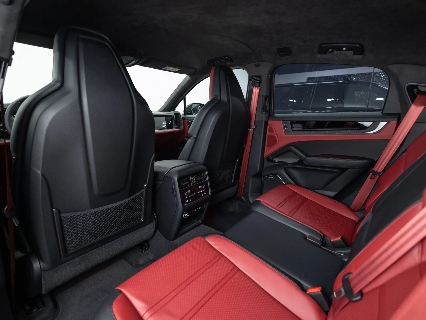 Porsche Cayenne Turbo GT III Рестайлинг, 2026 — экстерьер, фото 31