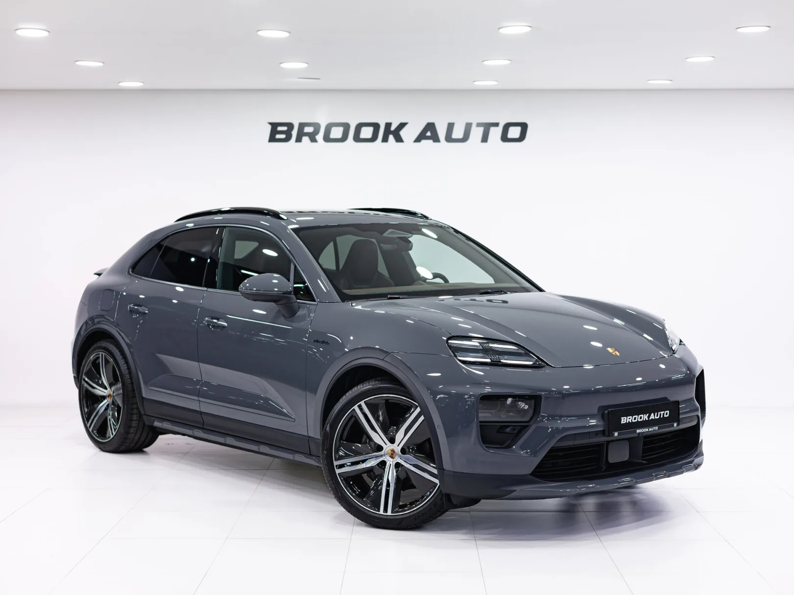 Porsche Macan 4 Electric II, 2025 — экстерьер, фото 3