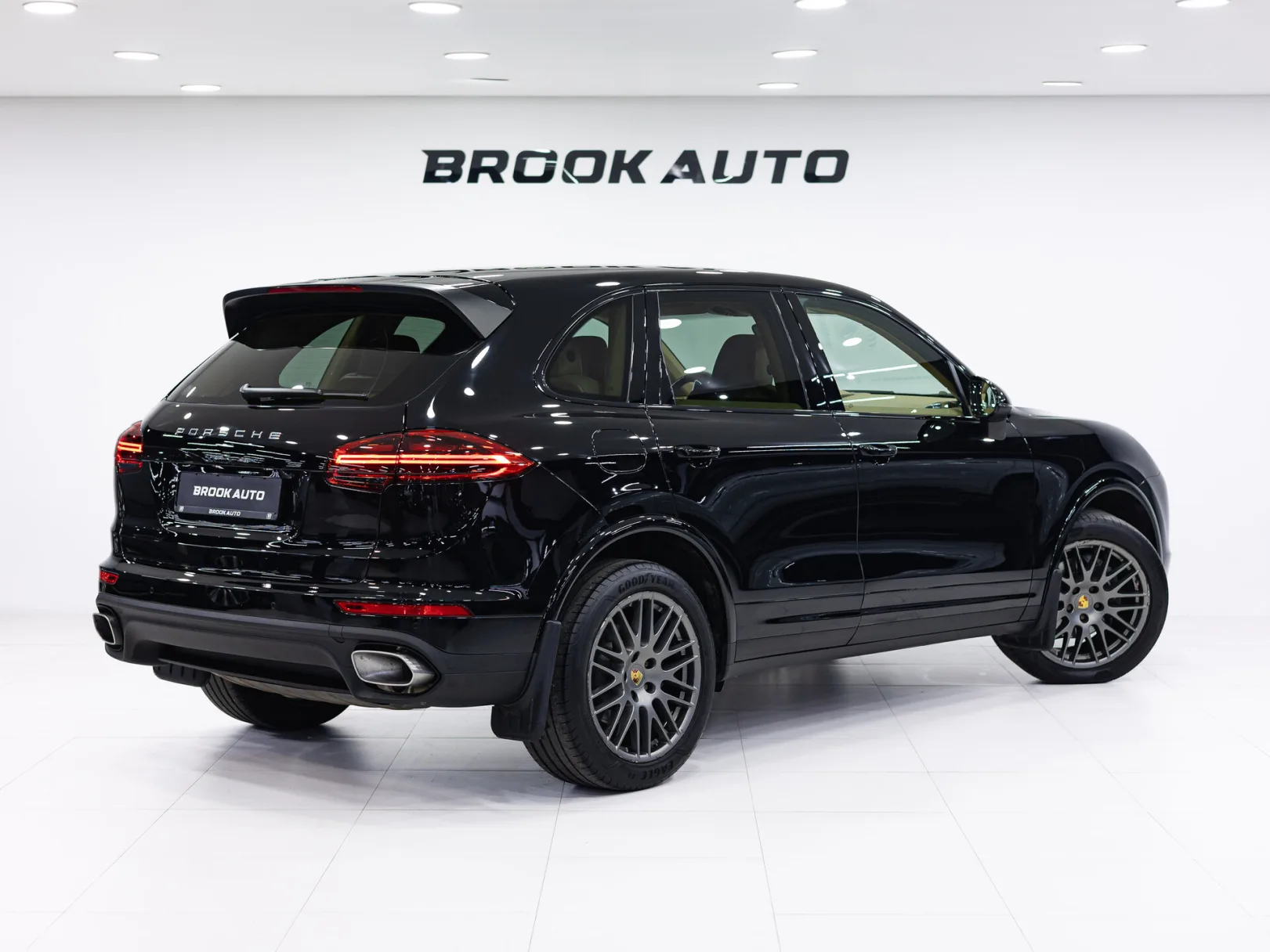 Porsche Cayenne Diesel Platinum Edition II Рестайлинг (958), 2016 — экстерьер, фото 4