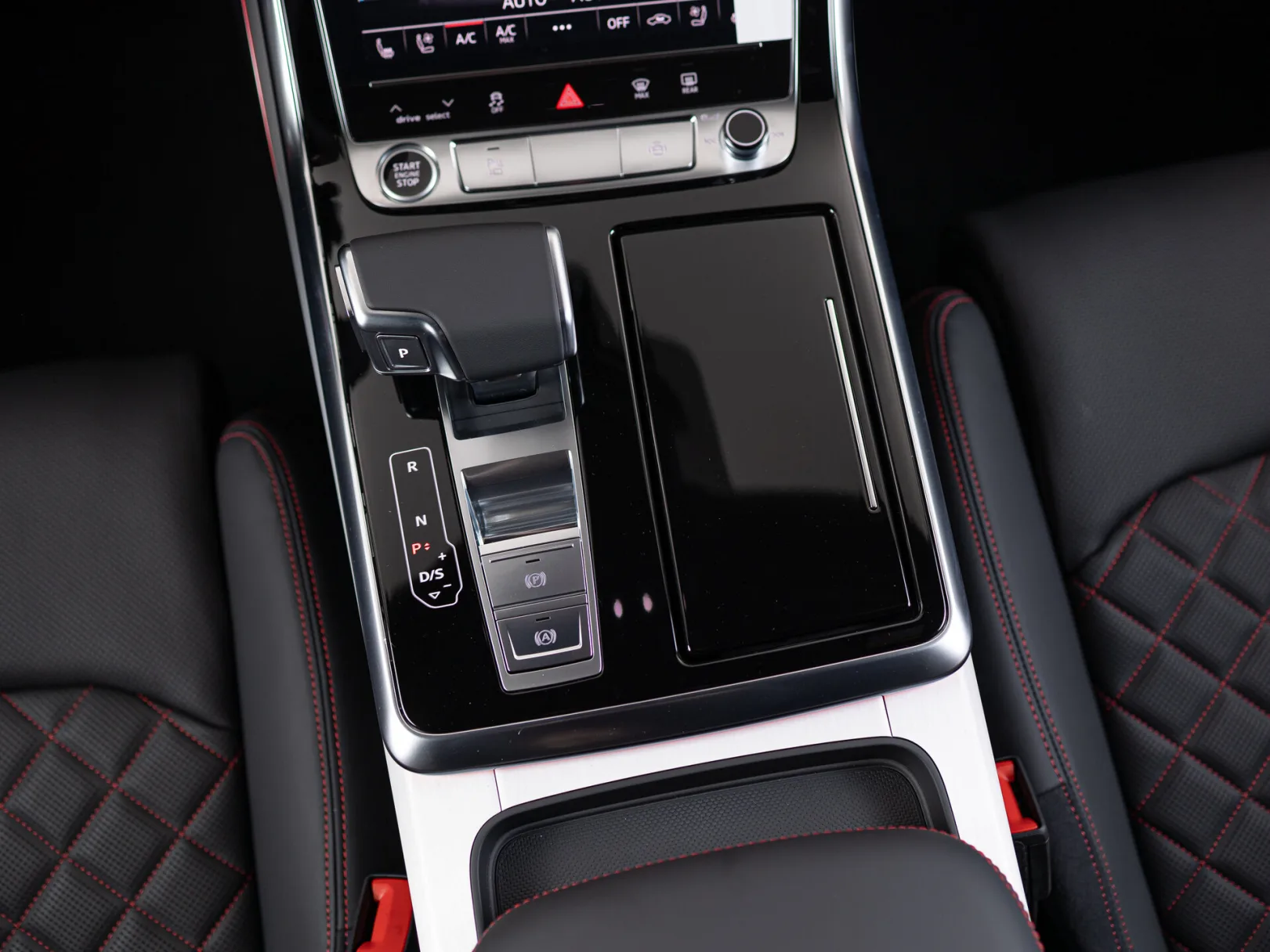 Audi Q7 55 TFSI quattro tiptronic II (4M) Рестайлинг 2, 2024 — экстерьер, фото 19