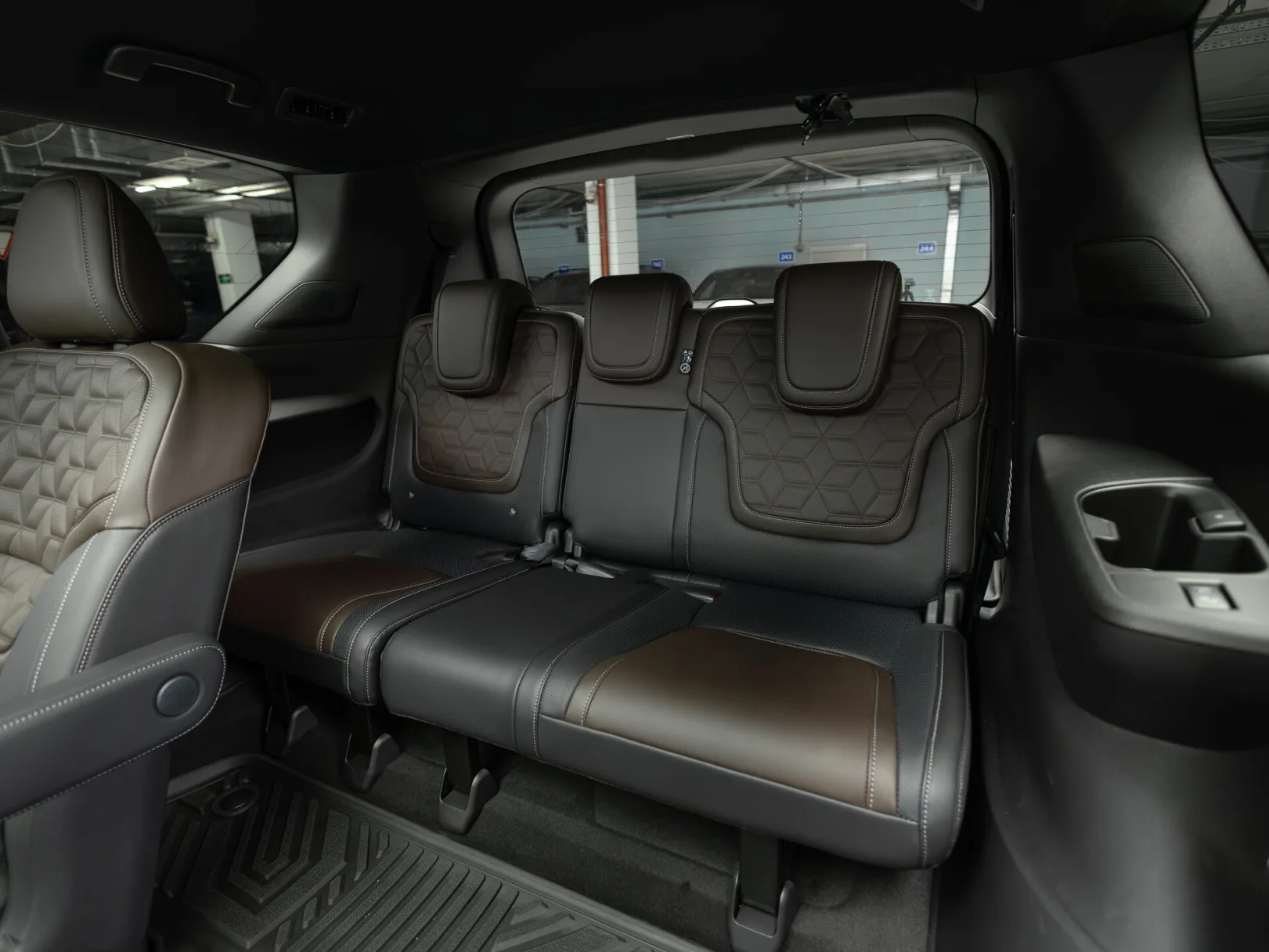 Nissan Armada Platinum Reserve III, 2025 — экстерьер, фото 32