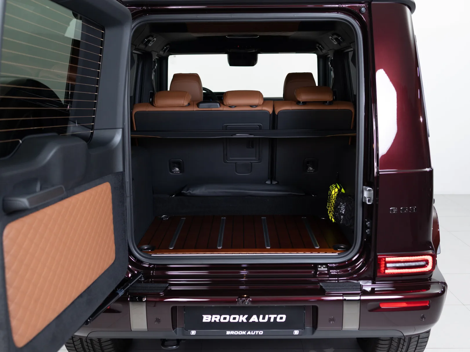 Mercedes-Benz G-Класс AMG G 63 II (W465) Рестайлинг, 2025 — экстерьер, фото 38