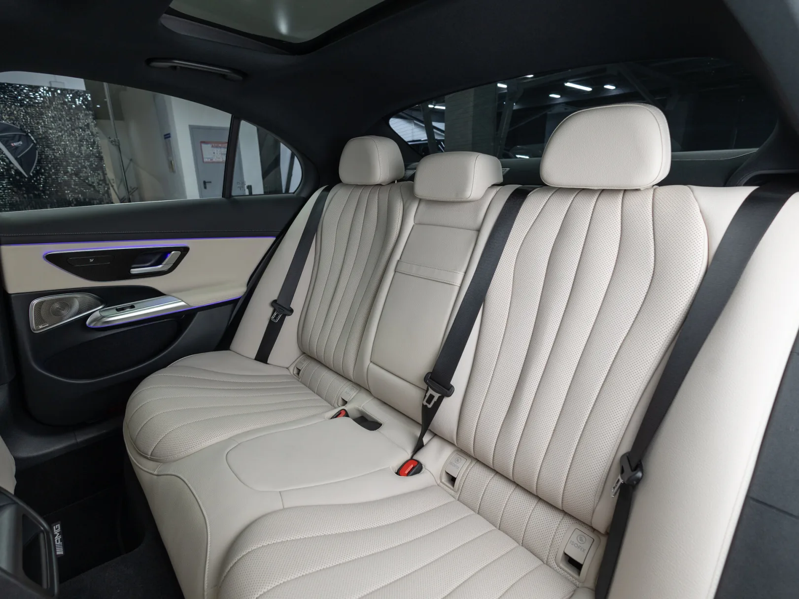 Mercedes-Benz E-Класс E 300 4MATIC AMG Line VI (W214, S214), 2025 — экстерьер, фото 22