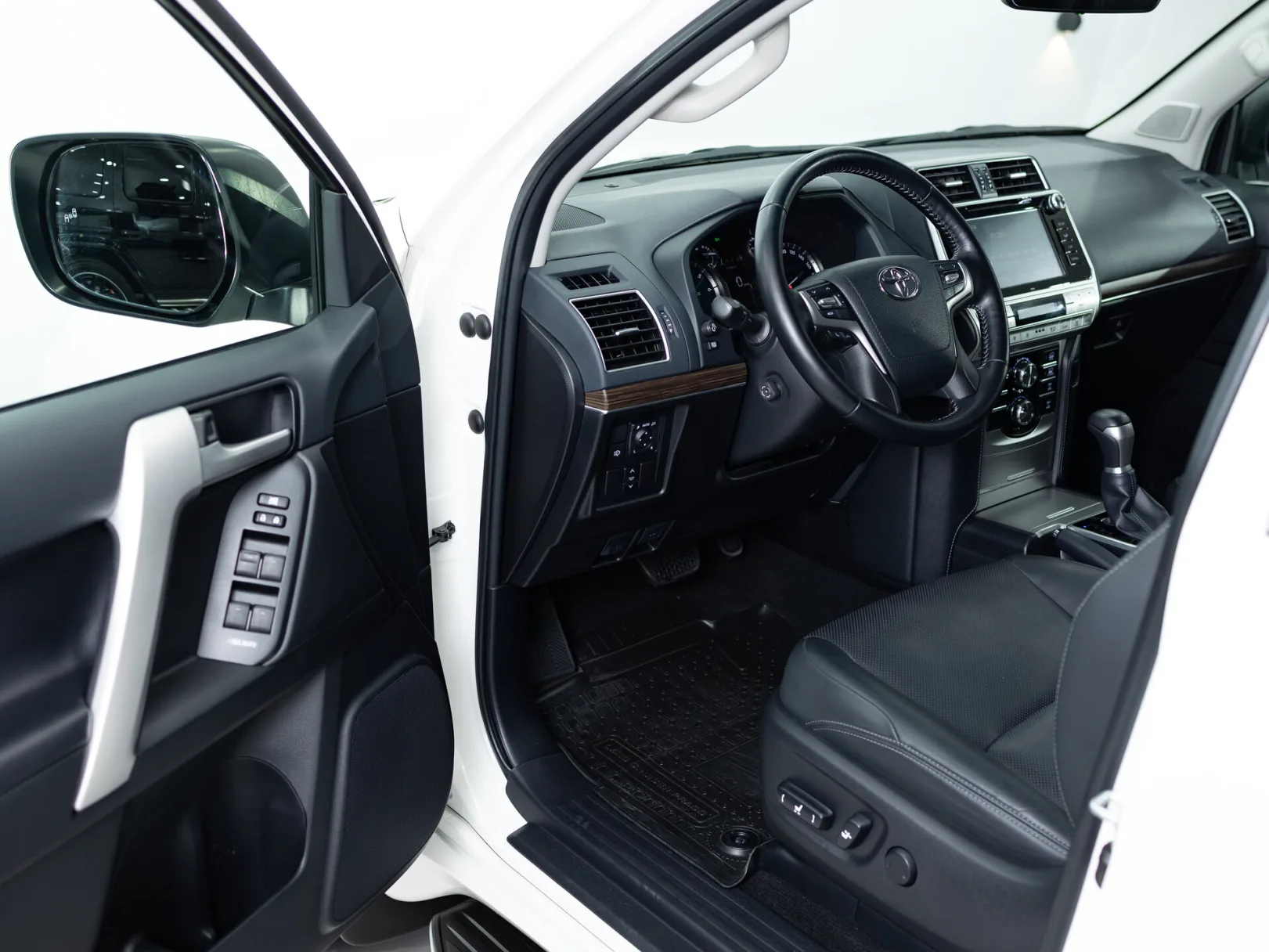 Toyota Land Cruiser Prado Престиж 150 Series Рестайлинг 2, 2020 — экстерьер, фото 7