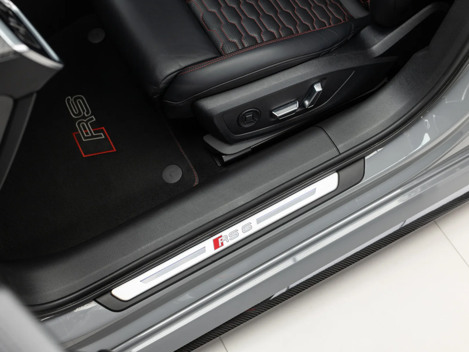 Audi RS 6 TFSI quattro IV (C8), 2021 — экстерьер, фото 13