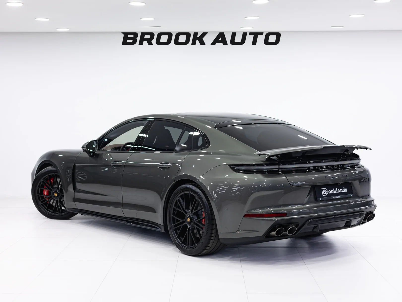 Porsche Panamera GTS III, 2025 — экстерьер, фото 6