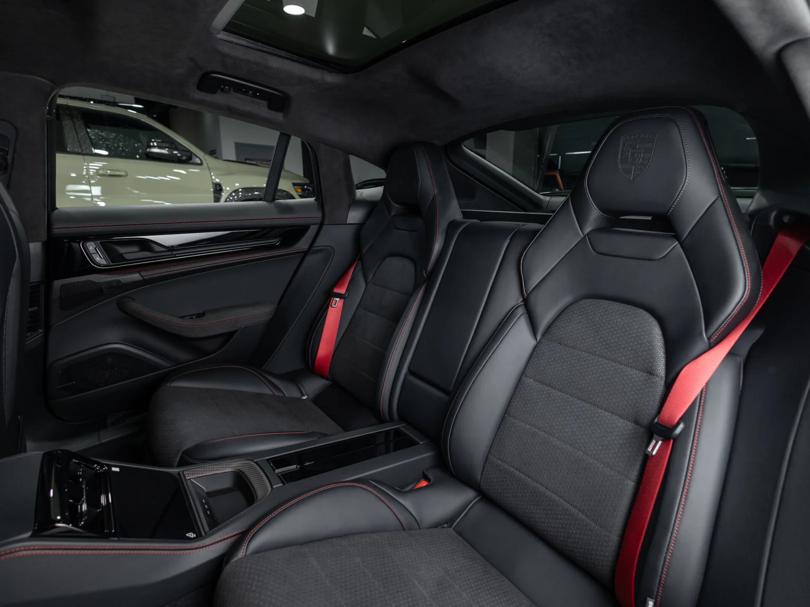 Porsche Panamera GTS III, 2025 — экстерьер, фото 34